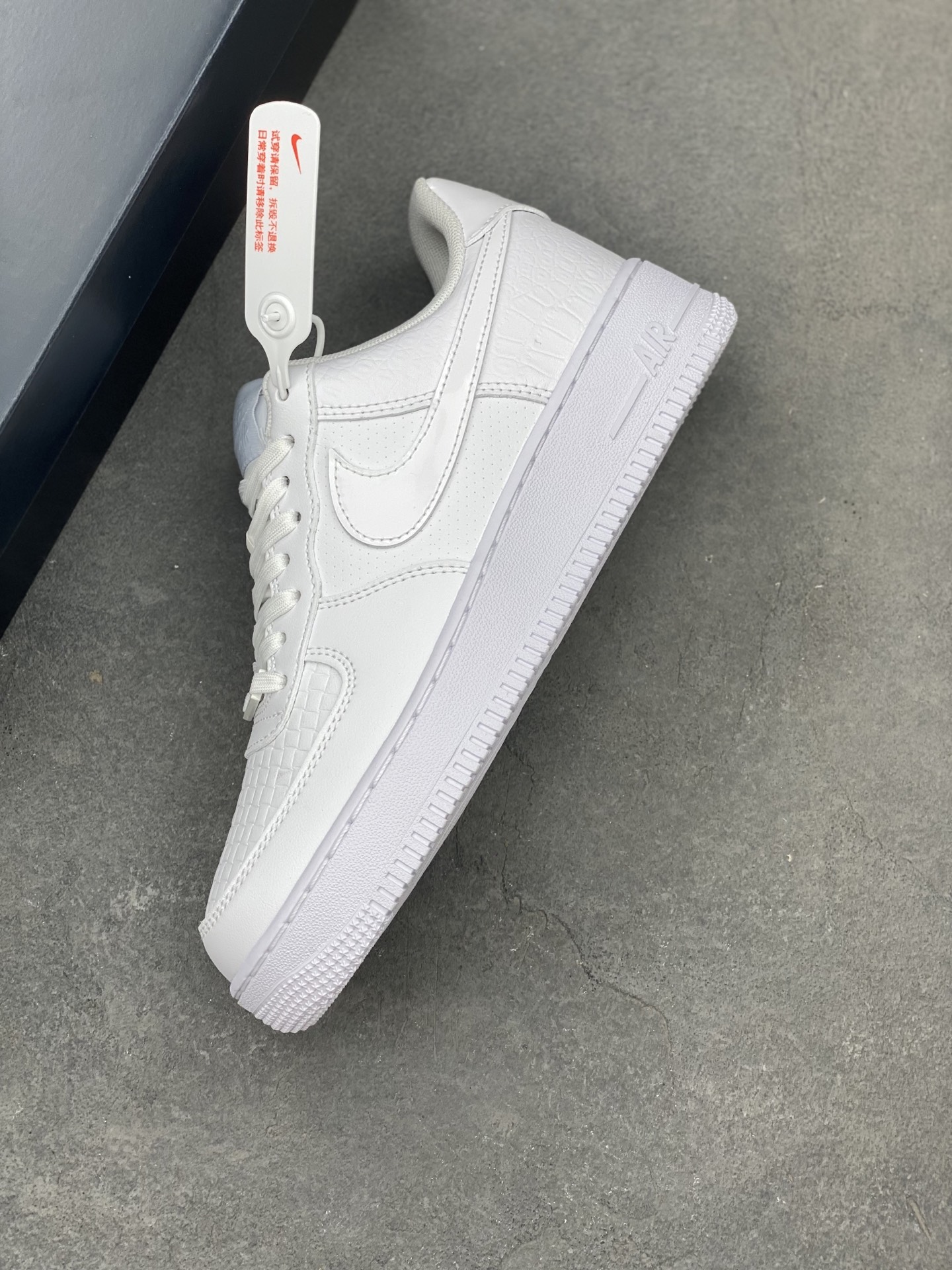 Nike Air Force 1 '07 Low White Crocodile Embossed Leather Sneakers 8 i1749140694019 3807 0 6