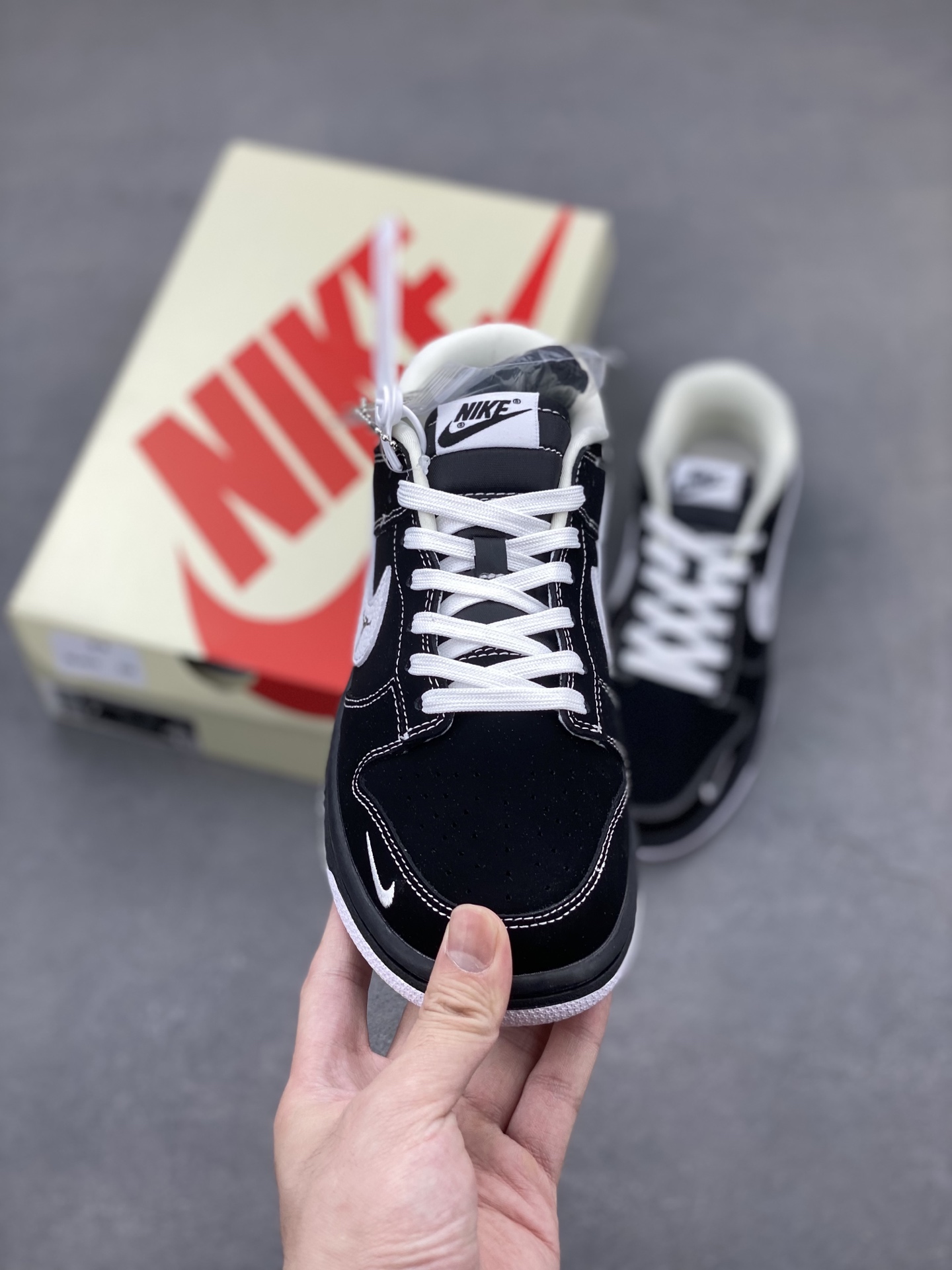 Nike SB Dunk Low x Supreme Black White Sneaker - Premium Quality 3 i1749141140872 7371 0 1