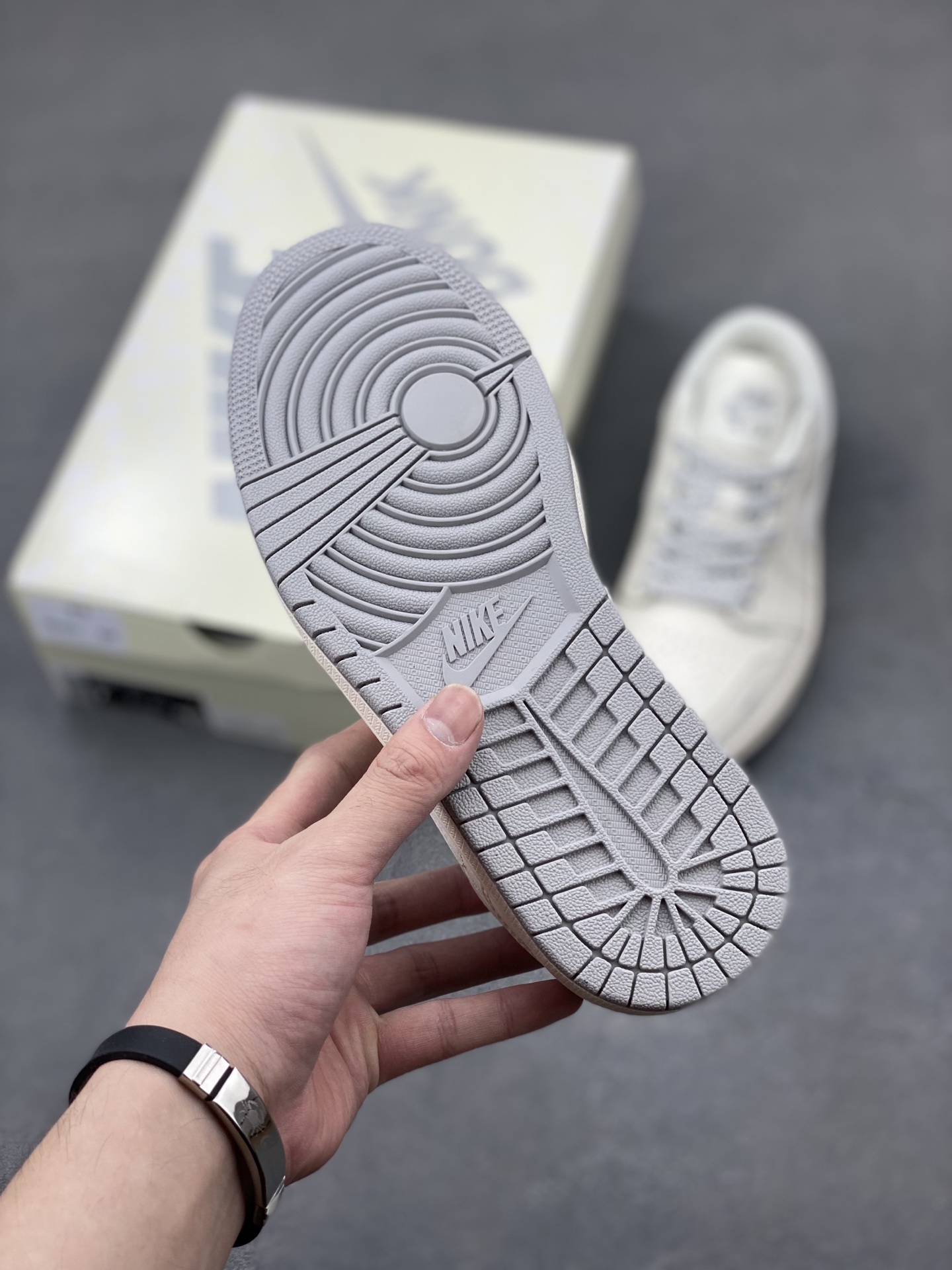 Air Jordan 1 Retro Low: Official New Color, Original Grade, Perfect Details 7 i1749141213633 872 0 5