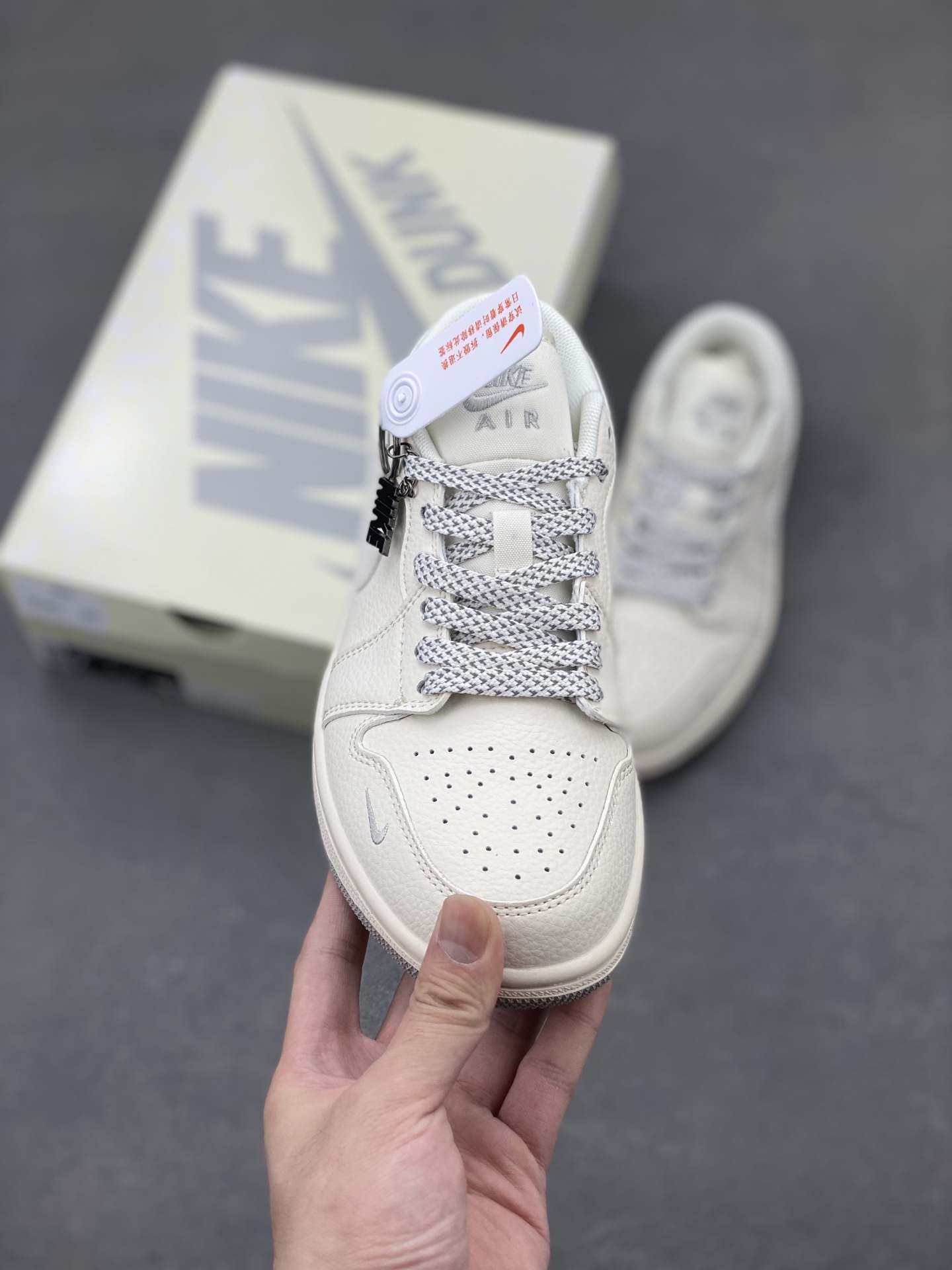 Air Jordan 1 Retro Low: Official New Color, Original Grade, Perfect Details 3 i1749141219487 9648 0 1