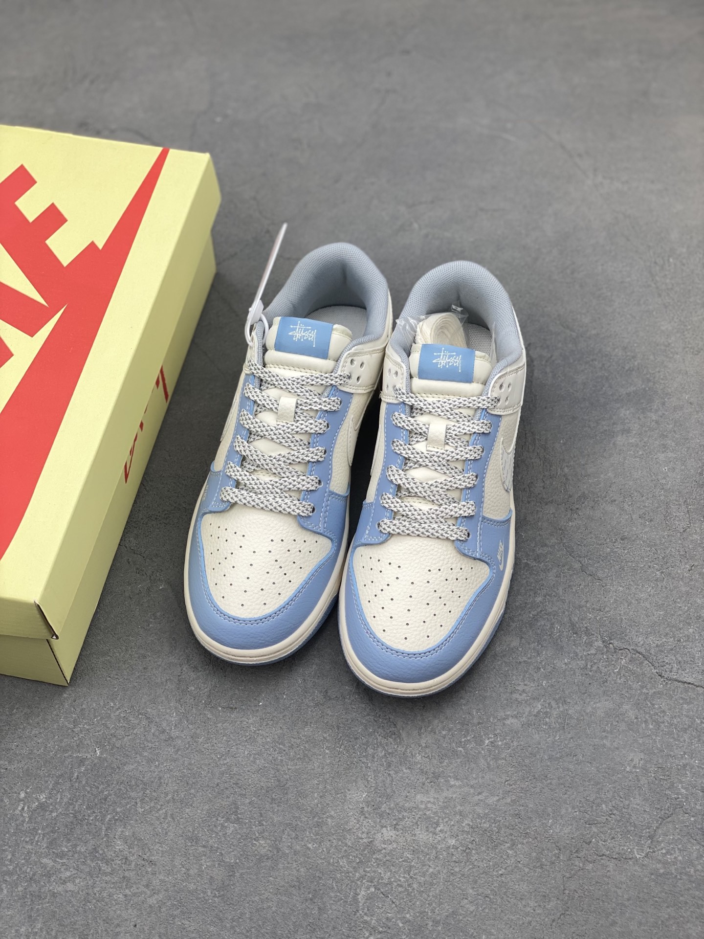 Nike SB Dunk Low x Stussy Sneakers - Premium Leather, Exclusive Design 8 i1749141261358 3020 0 6
