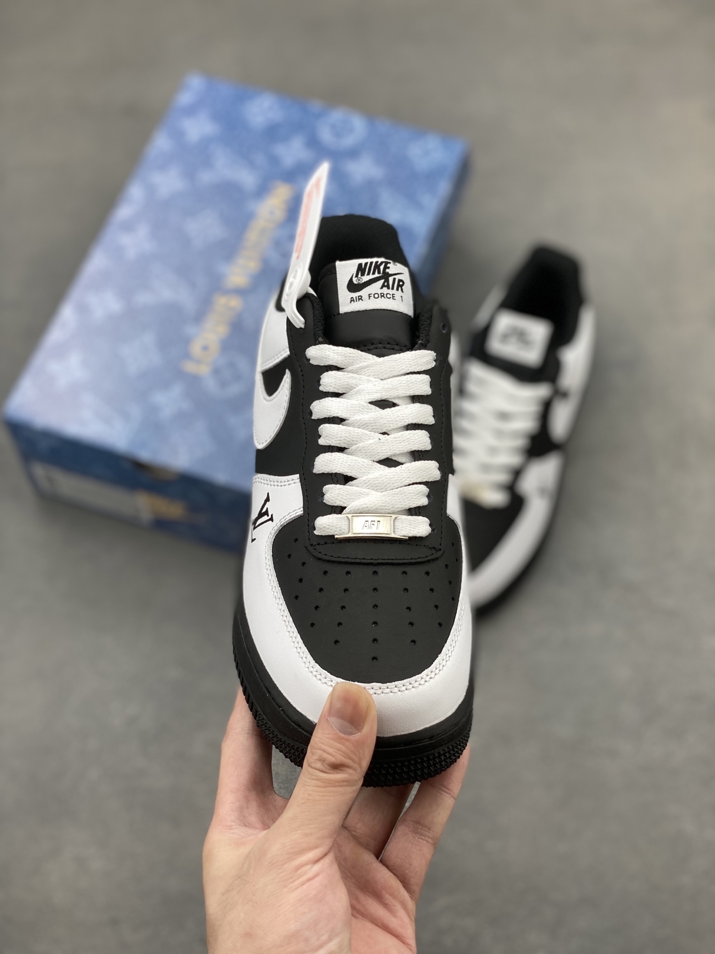 Nike Air Force 1 '07 Low Black/White Custom Sneakers - Limited Edition 3 i1749410183337 9267 0 1