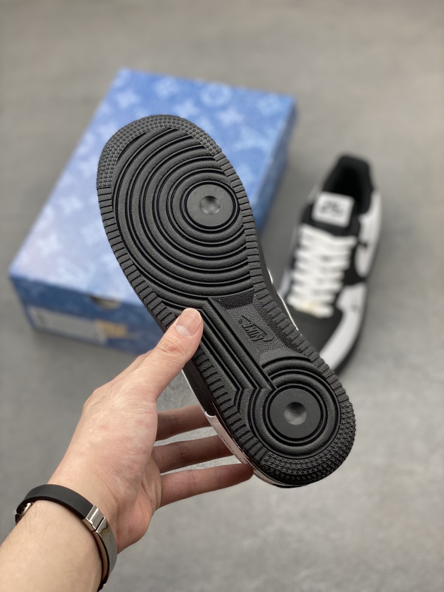 Nike Air Force 1 '07 Low Black/White Custom Sneakers - Limited Edition 7 i1749410197436 4922 0 5