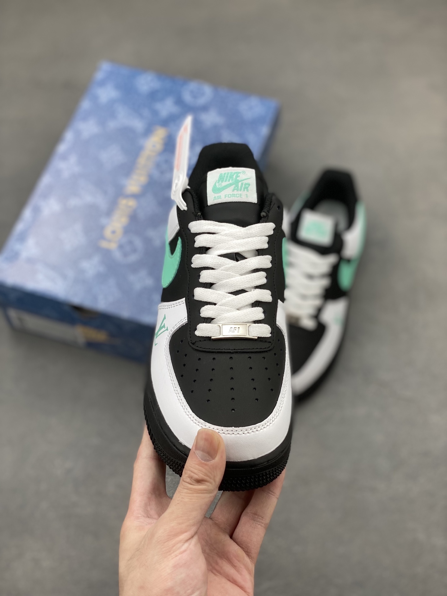 Nike Air Force 1 '07 Low Black/White/Mint Sneaker - Limited Edition 3 i1749410260699 5177 0 1
