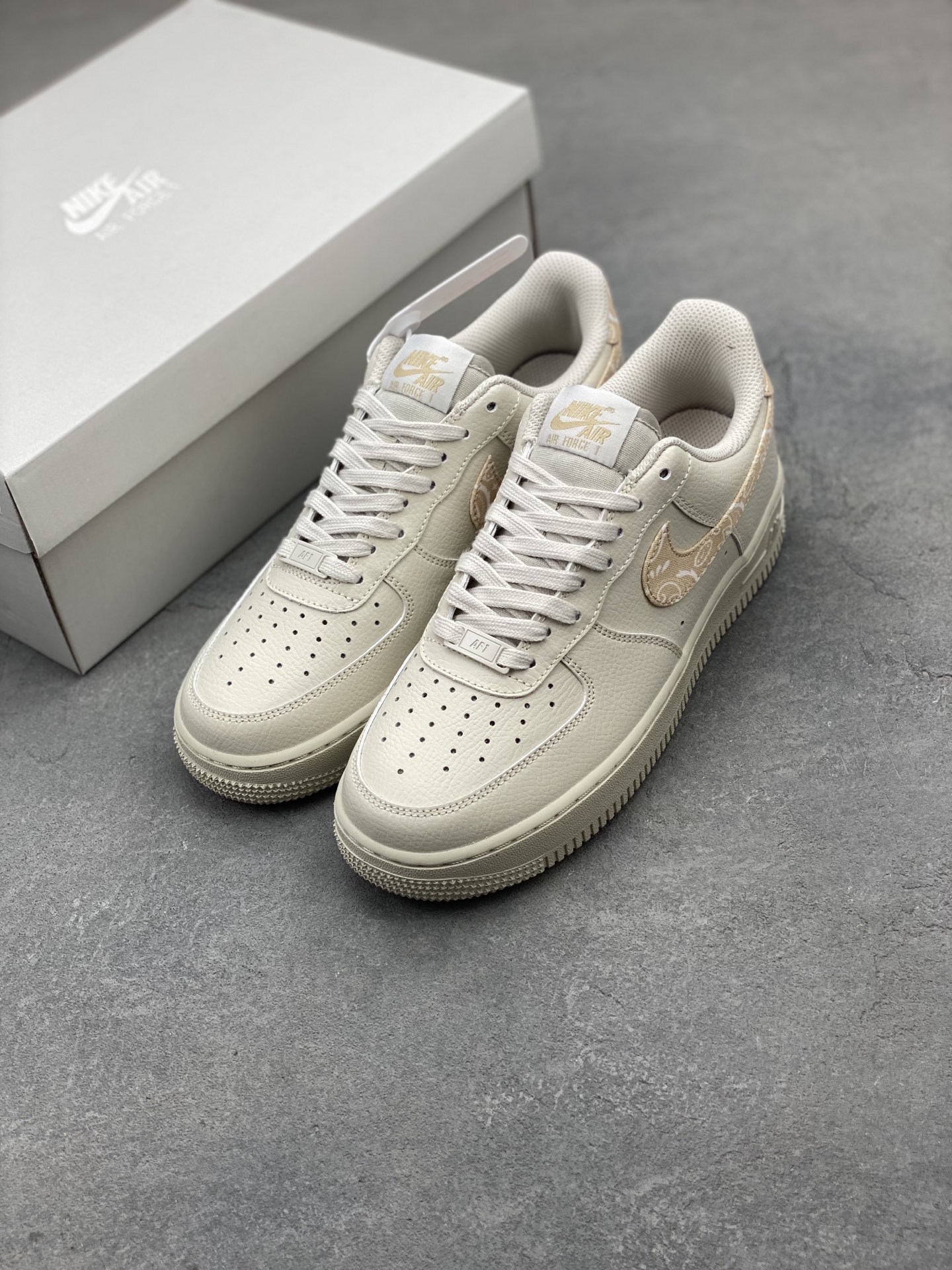 Nike Air Force 1 '07 Low Beige Paisley Sneakers IH2051-072 9 i1749410361415 7087 0 7