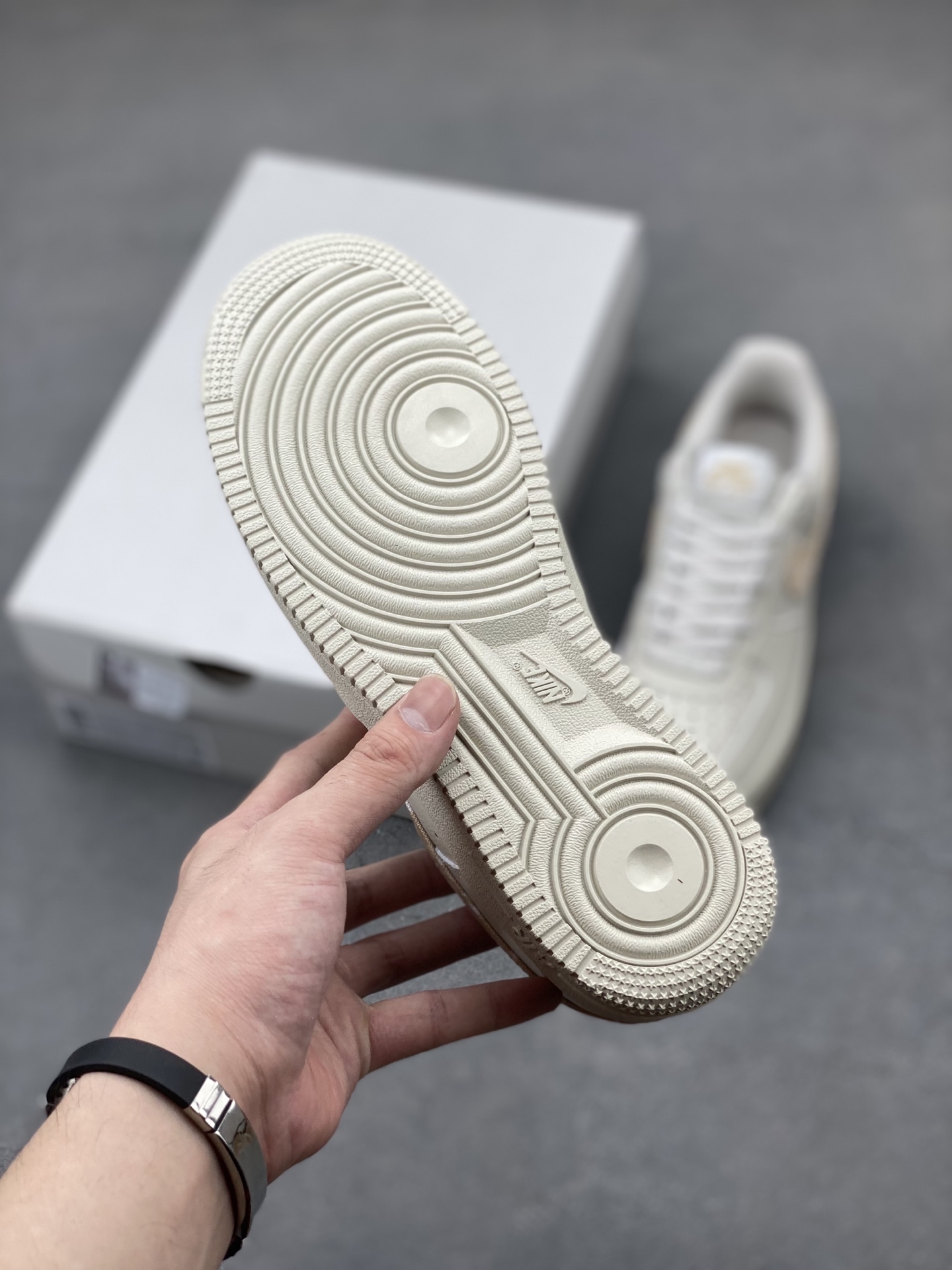 Nike Air Force 1 '07 Low Beige Paisley Sneakers IH2051-072 7 i1749410368489 7285 0 5