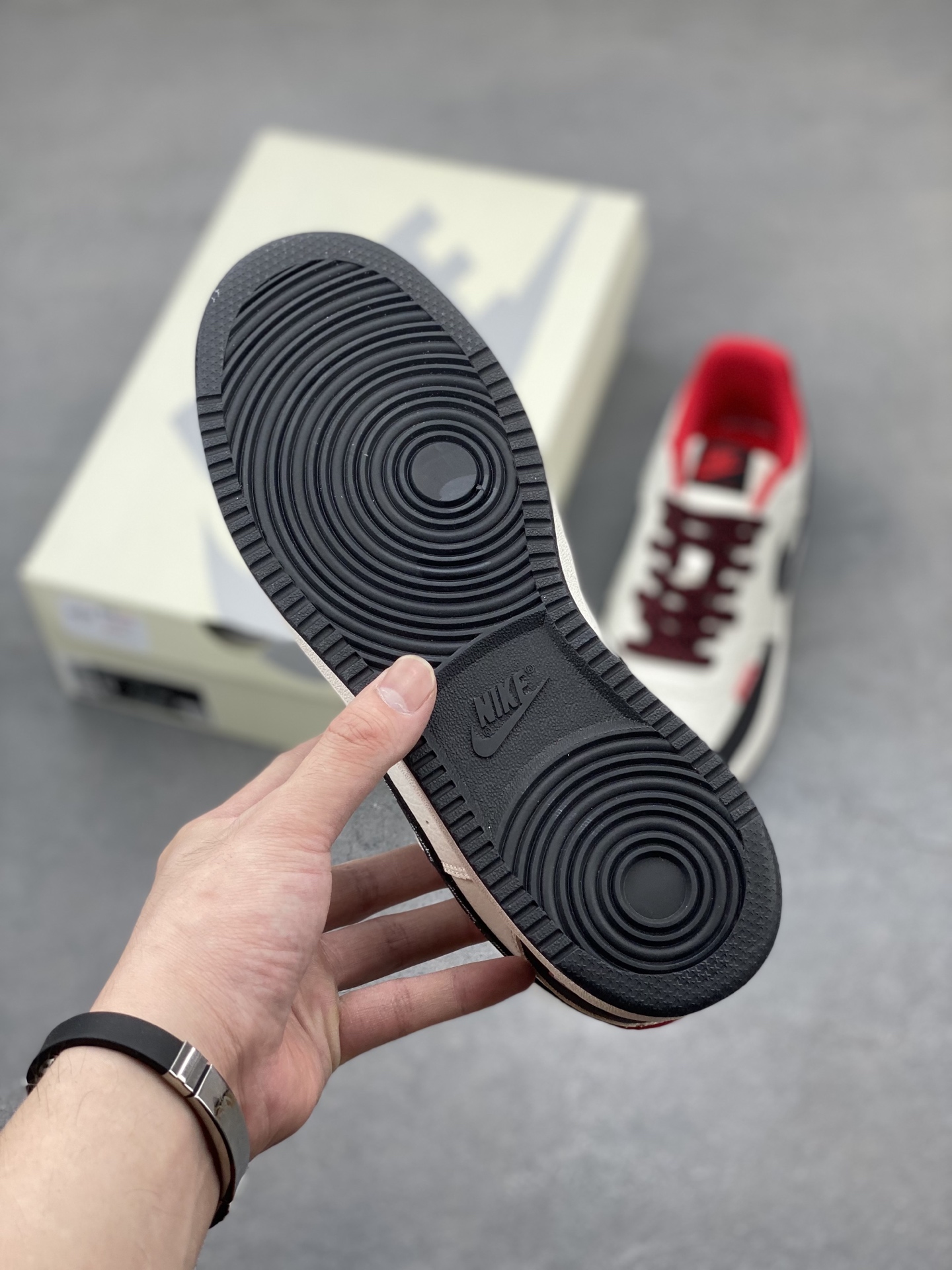 Nike Ebernon Low PRM Sneakers - Supreme Edition, Breathable and Comfortable 7 i1749410654630 2290 0 5