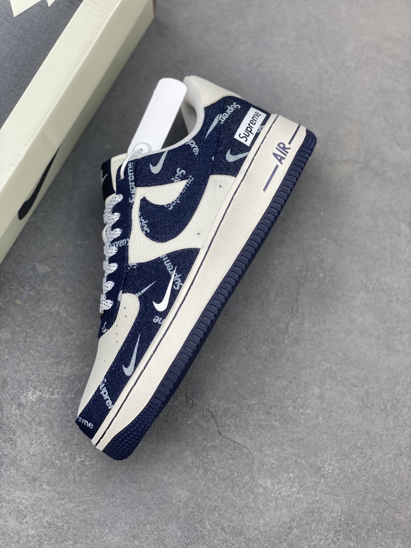 Nike Air Force 1 '07 Low Sneakers - Limited Edition with Supreme Detailing 8 i1749572464384 2553 0 6