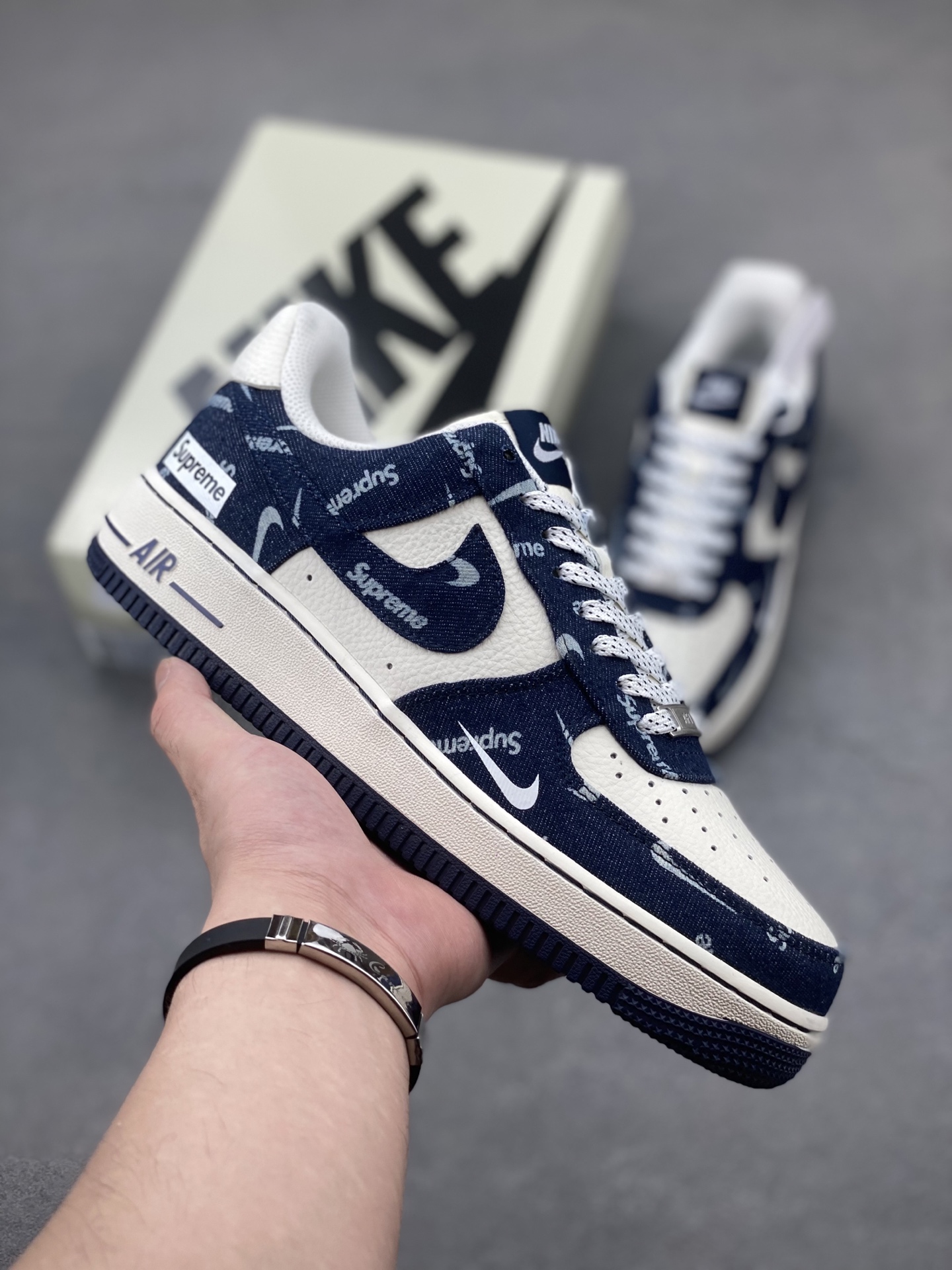 Nike Air Force 1 '07 Low Sneakers - Limited Edition with Supreme Detailing 2 i1749572464426 1989 0 0