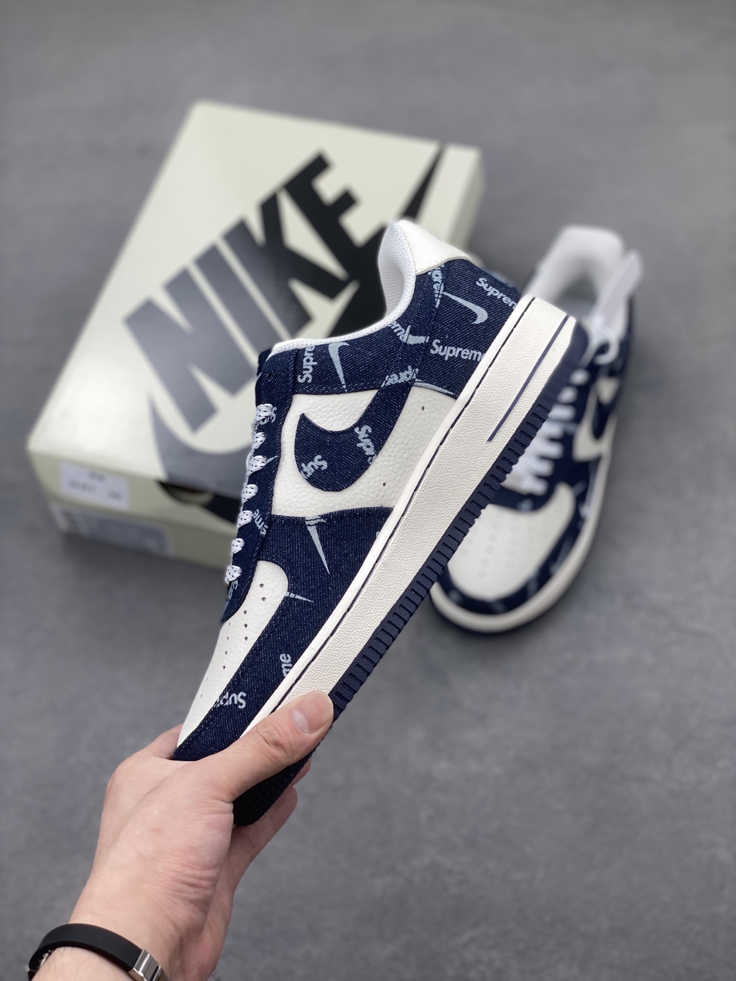 Nike Air Force 1 '07 Low Sneakers - Limited Edition with Supreme Detailing 4 i1749572466345 893 0 2