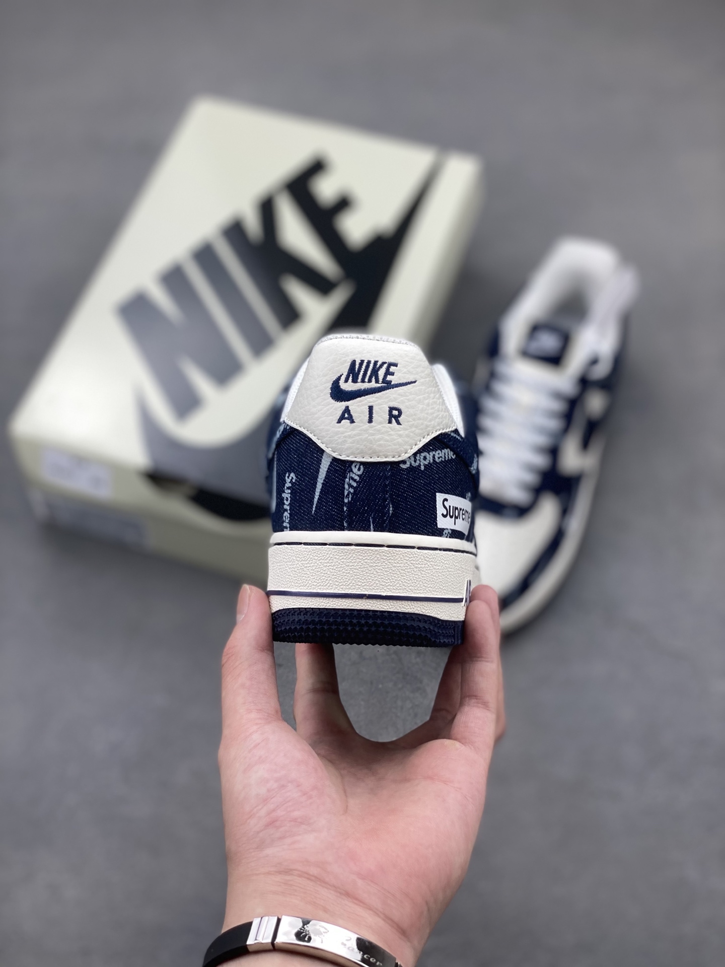 Nike Air Force 1 '07 Low Sneakers - Limited Edition with Supreme Detailing 5 i1749572468922 8045 0 3