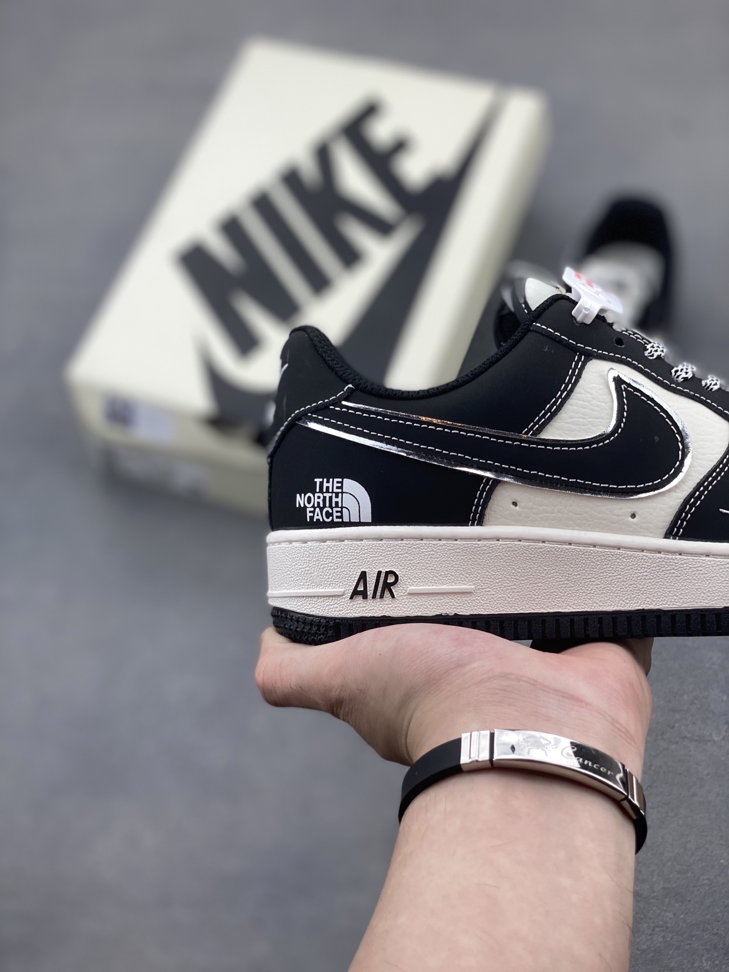 Nike Air Force 1 '07 Low Black and White Limited Edition Sneakers 6 i1749572513062 1959 0 4
