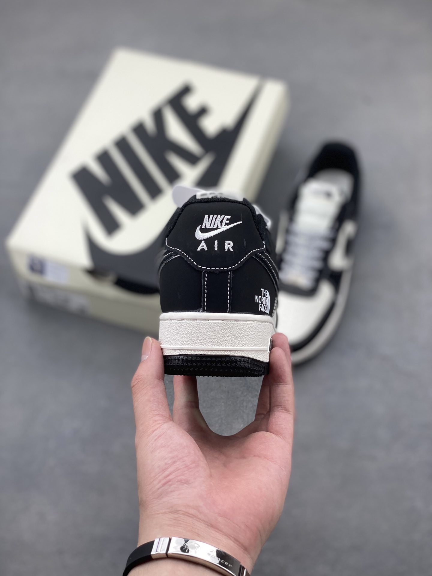 Nike Air Force 1 '07 Low Black and White Limited Edition Sneakers 5 i1749572513918 8466 0 3