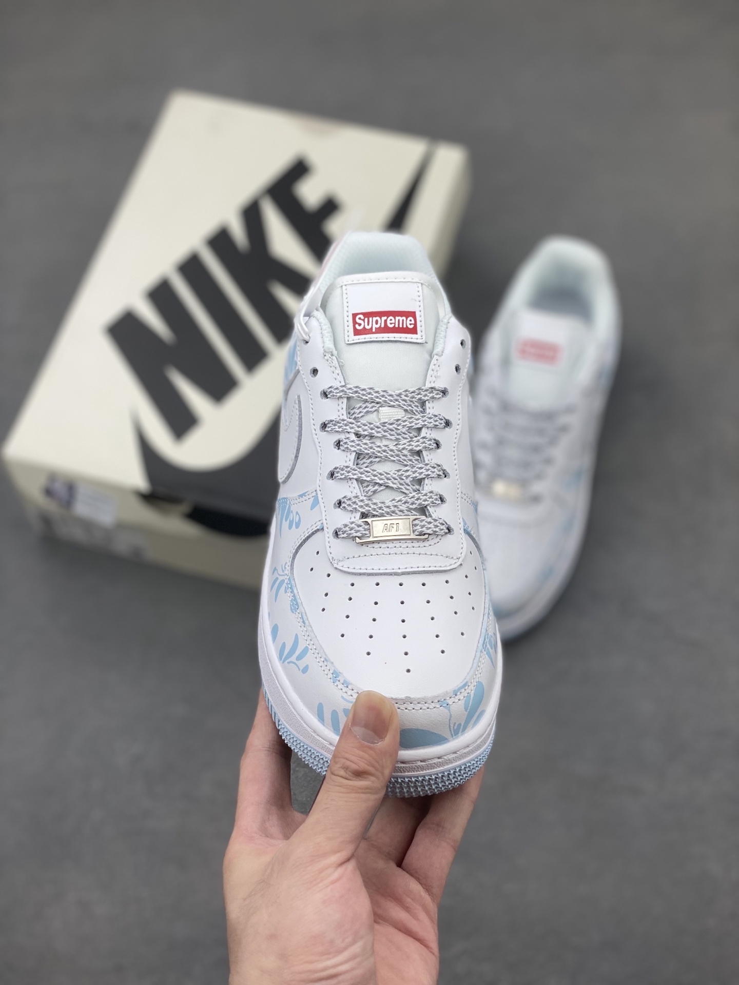 Nike Air Force 1 '07 Low White/Blue Floral Sneakers Limited Edition 3 i1749572559833 456 0 1