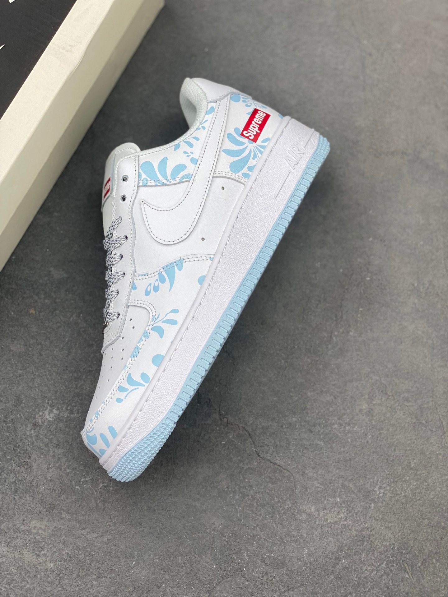 Nike Air Force 1 '07 Low White/Blue Floral Sneakers Limited Edition 8 i1749572599893 2982