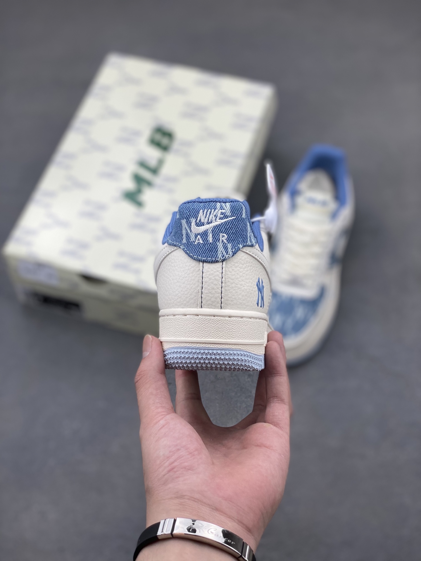Nike Air Force 1 '07 Low Sneakers - Limited Edition MLB New York Yankees Design 5 i1749572671251 193 0 3
