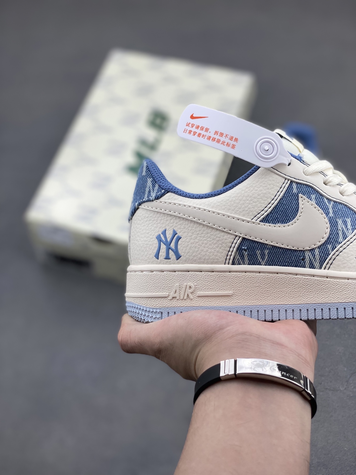 Nike Air Force 1 '07 Low Sneakers - Limited Edition MLB New York Yankees Design 6 i1749572673399 2997 0 4