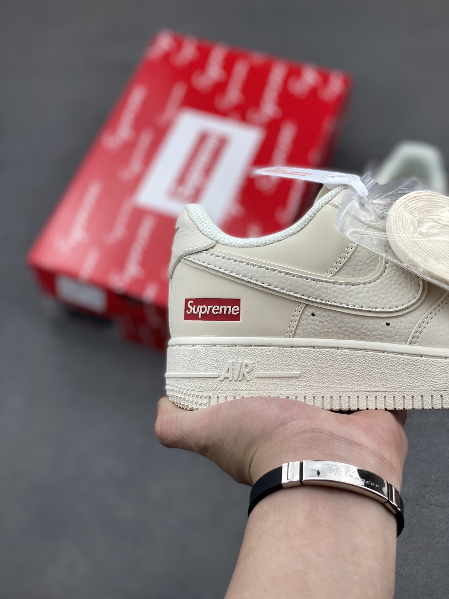 Nike Air Force 1 '07 Low Supreme,Limited Edition Sneakers 6 i1749572779467 1738 0 4
