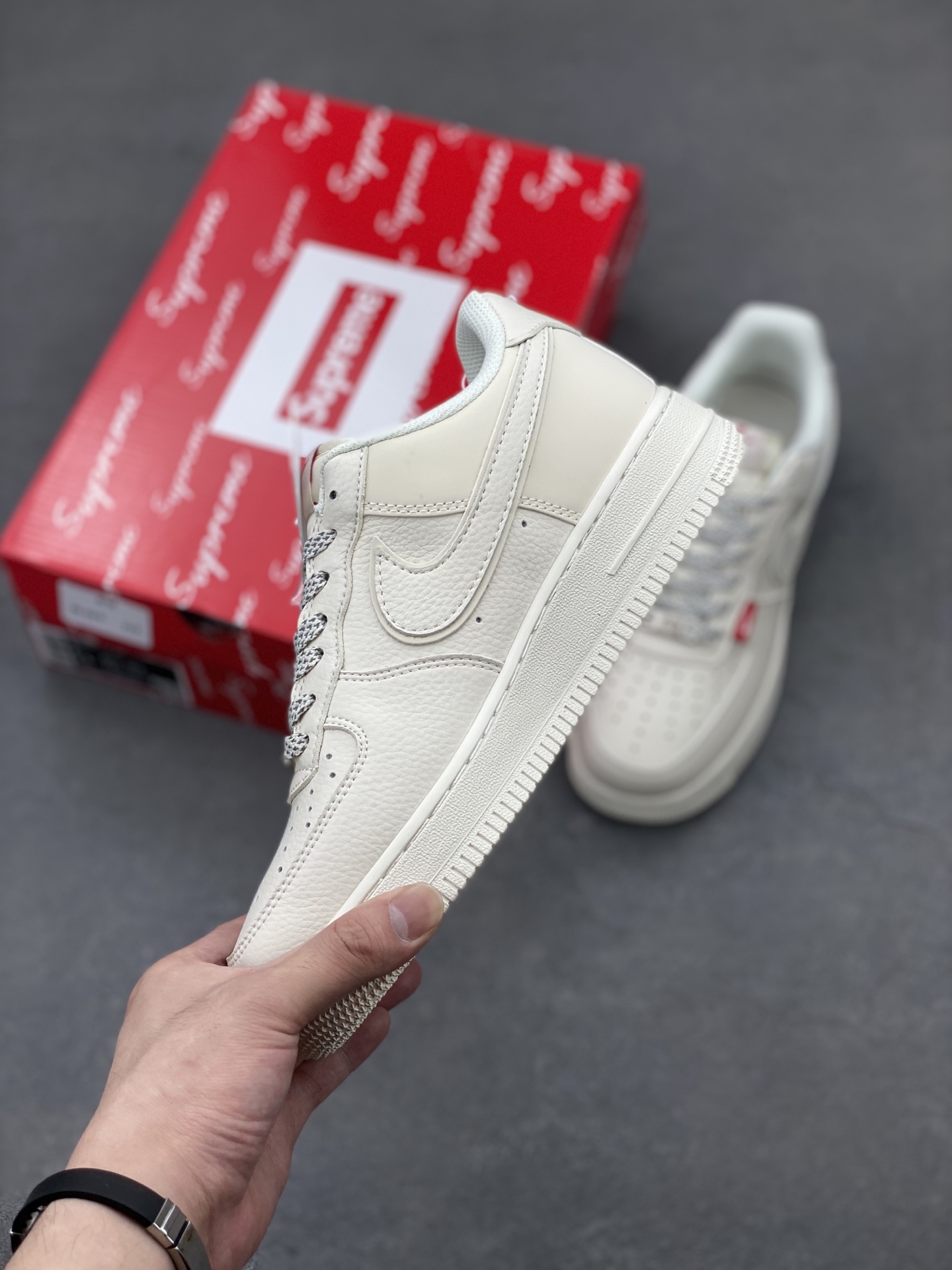 Nike Air Force 1 '07 Low Supreme,Limited Edition Sneakers 4 i1749572780818 9309 0 2