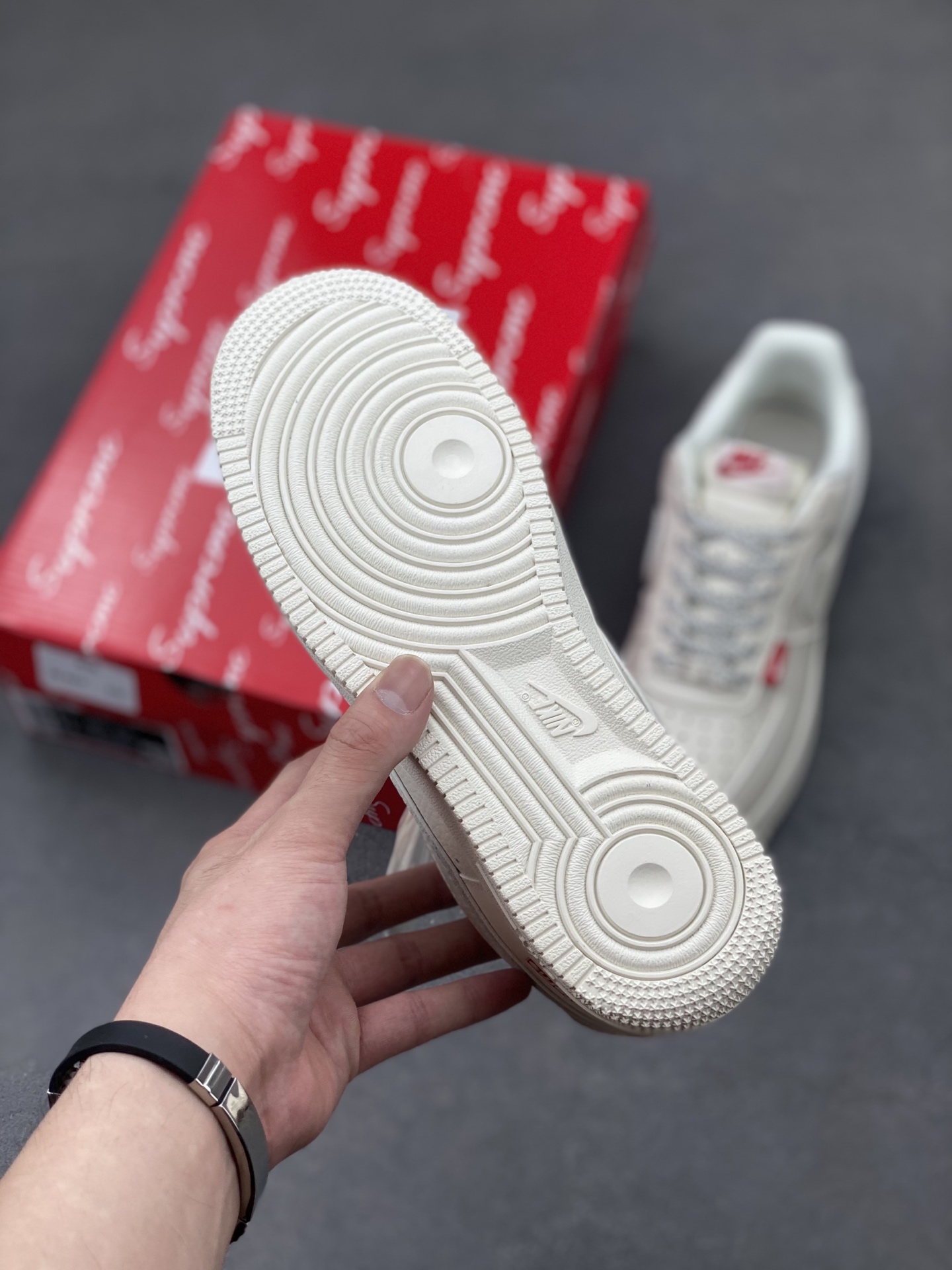Nike Air Force 1 '07 Low Supreme,Limited Edition Sneakers 7 i1749572790591 7856 0 5