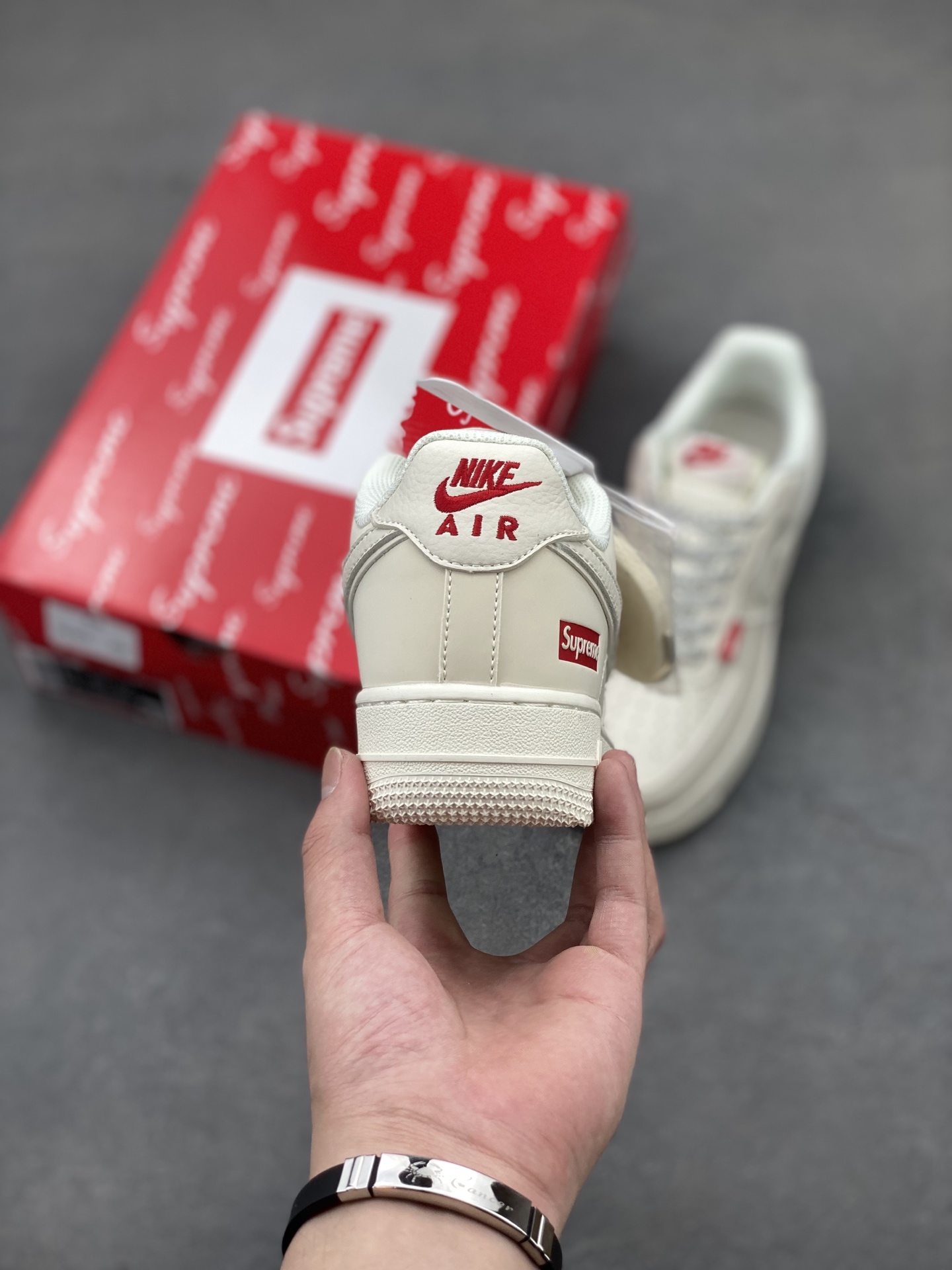 Nike Air Force 1 '07 Low Supreme,Limited Edition Sneakers 5 i1749572790741 3737 0 3