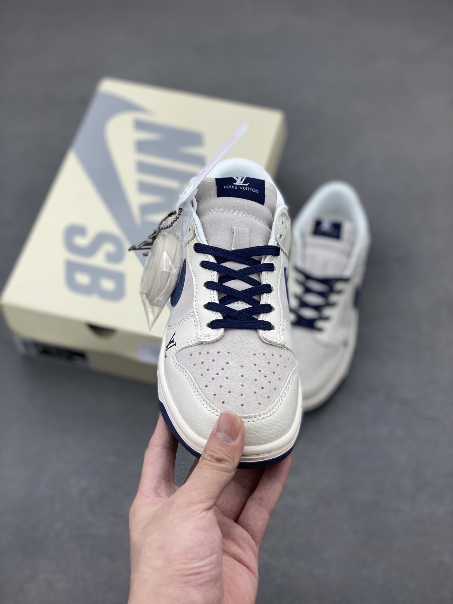 Nike SB Dunk Low Louis Vuitton Collaboration Custom Casual Sneakers 2 i1749573662922 5760 0 1