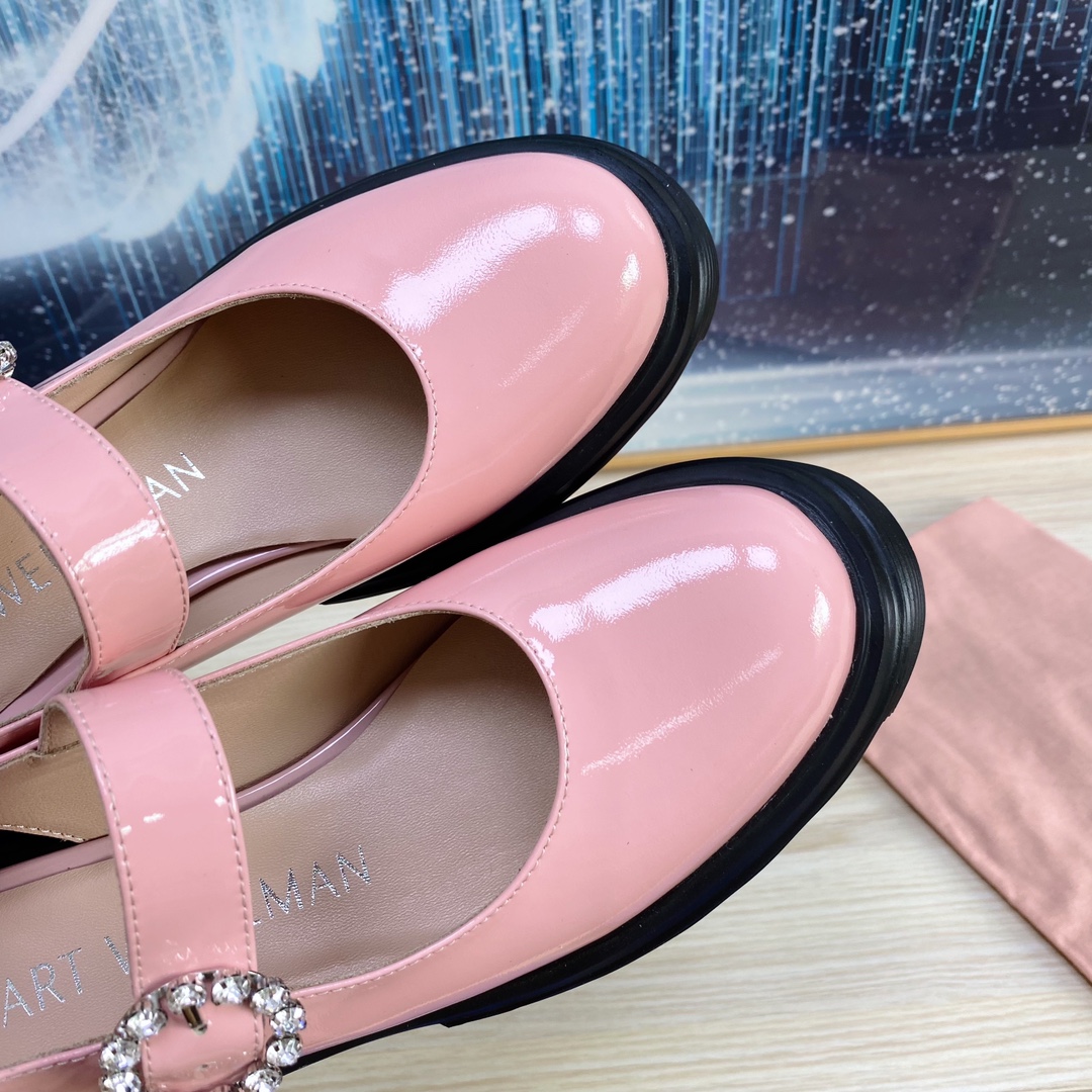 Stuart Weitzman SW24 Sandals: Stylish, Comfortable, Gun-Colored Gold Button, Sheepskin Lining - 图片 5