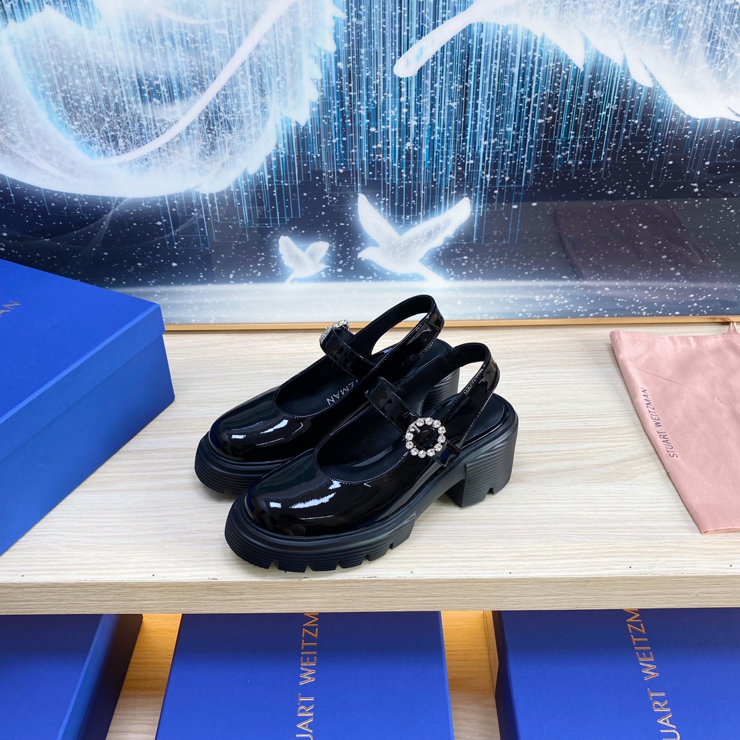 Stuart Weitzman SW24’s New Sandals: Classic Style with Comfortable Sheepskin Lining - 图片 4