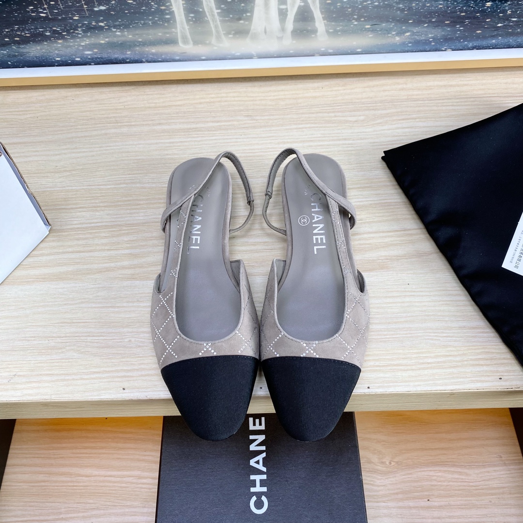 NO:173386,Xiaoxiang 2025 summer new product ~ Xiaoxiang new sandals!  Copy the same as original version 11!  Non-market ordinary version. Fabric suede inner sheepskin heel height 1.5cm outsole Italian leather sole size 35-39 (34 40 41 42 Custom made non-return), sandals, sandals, sheepskin, chamois leather19860909小香2025夏季新品 ～小香新款凉鞋！同原版11复制！非市场普通版本. 面料麂皮 内里羊皮 跟高1.5cm 大底意大利皮底 码数35-39（34 40 41 42 定做不退换）,凉鞋,sandals,sheepskin,chamois leather,Women's Shoes