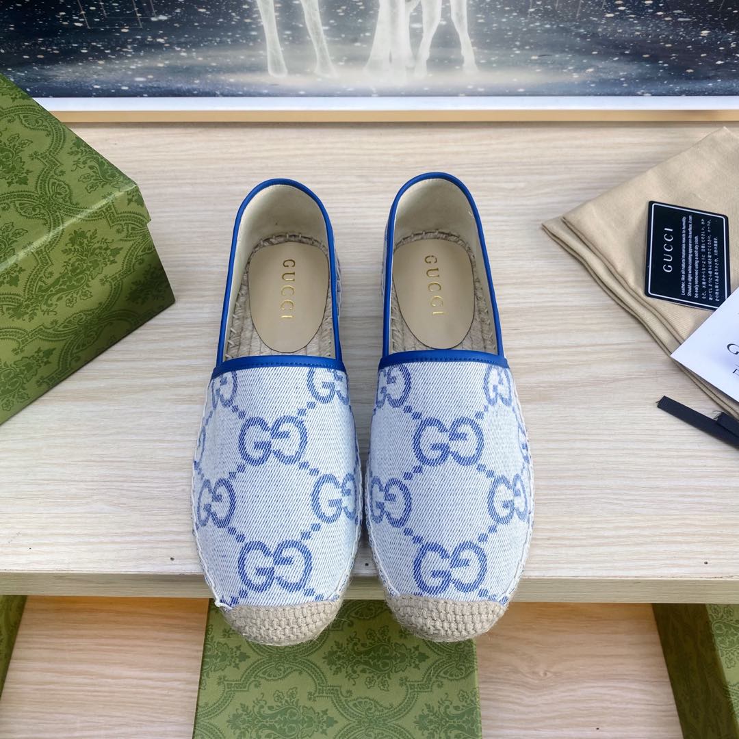 NO:129571,2025 New Color Early Spring Gucci Gucci Classic Logo Canvas Fisherman's Shoes, straw woven shoes are made of double G imported fabric. The brand double G flocking letter cross-woven pattern color will be interpreted every season, interpreting the charm of the collection elements through more fresh and eye-catching materials and designs. Size 35-41 (34, 42 can be customized, no return or exchange), fisherman's shoes, gucci, espadrilles, espadrilles198609092025新色早春Gucci 古奇经典logo标识帆布渔夫鞋,草编鞋采用双G进口布料 品牌双G植绒字母交叉织图案颜色在每一季都会焕然演绎,通过更多新鲜瞩目的材质和设计诠释典藏元素的魅力. 码数35-41（34,42可定做,不退不换）,渔夫鞋,gucci,espadrilles,espadrilles,Women's Shoes