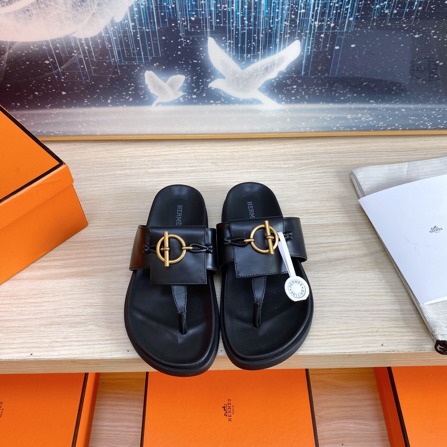 NO:260068,Men's 40 latest official website Hermes sandals (original bottom) Hermes sandals fabric (high mercerized beef tendon leather) Size women's 35-43 (41-43 customized) Men's 39-45 (45-45 customized), split-toe shoes, hermes19860909男款40 官网最新款 爱马仕凉拖（原版底） 爱马仕凉拖面料（高丝光牛筋皮） 码数女款35-43（41-43定做） 男款39-45（45-45定做）,分趾鞋,hermes,Women's Shoes