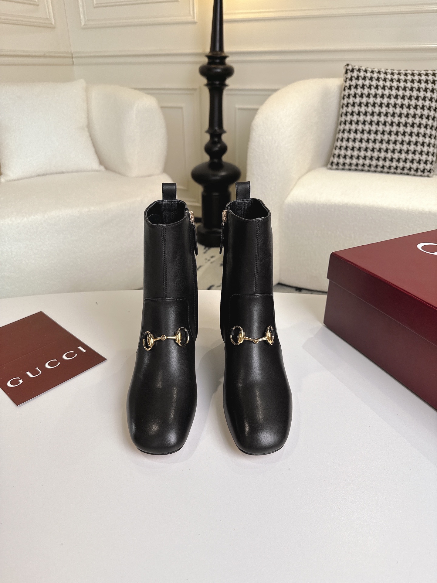NO:561354,38-inch women's boots GUCCI Gucci fashion hot style clever use of round toe and other design fashion style material imported calfskin lining foot imported sheepskin code number: 35-42 (40 41 42 customized), boots, gucci, boots, cowhide, sheepskin1986090938寸女靴 GUCCI 古奇 时尚大爆款 巧妙运用圆形鞋头等设计时尚风范 面料进口小牛皮 内里垫脚 进口羊皮  码数:35—42码（40 41 42 定做）,靴子,gucci,boots,cowhide,sheepskin,Women's Shoes