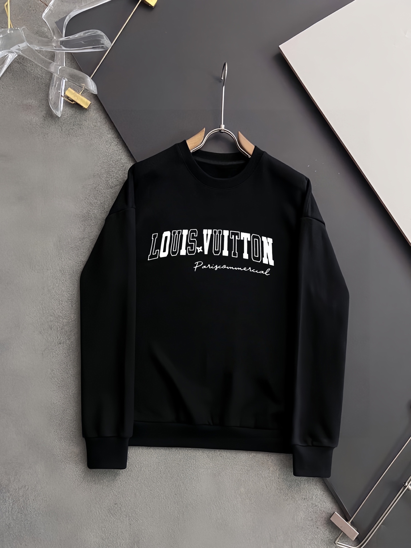 LV 驴牌 秋冬新作 個性派デザイン 丸首スウェット