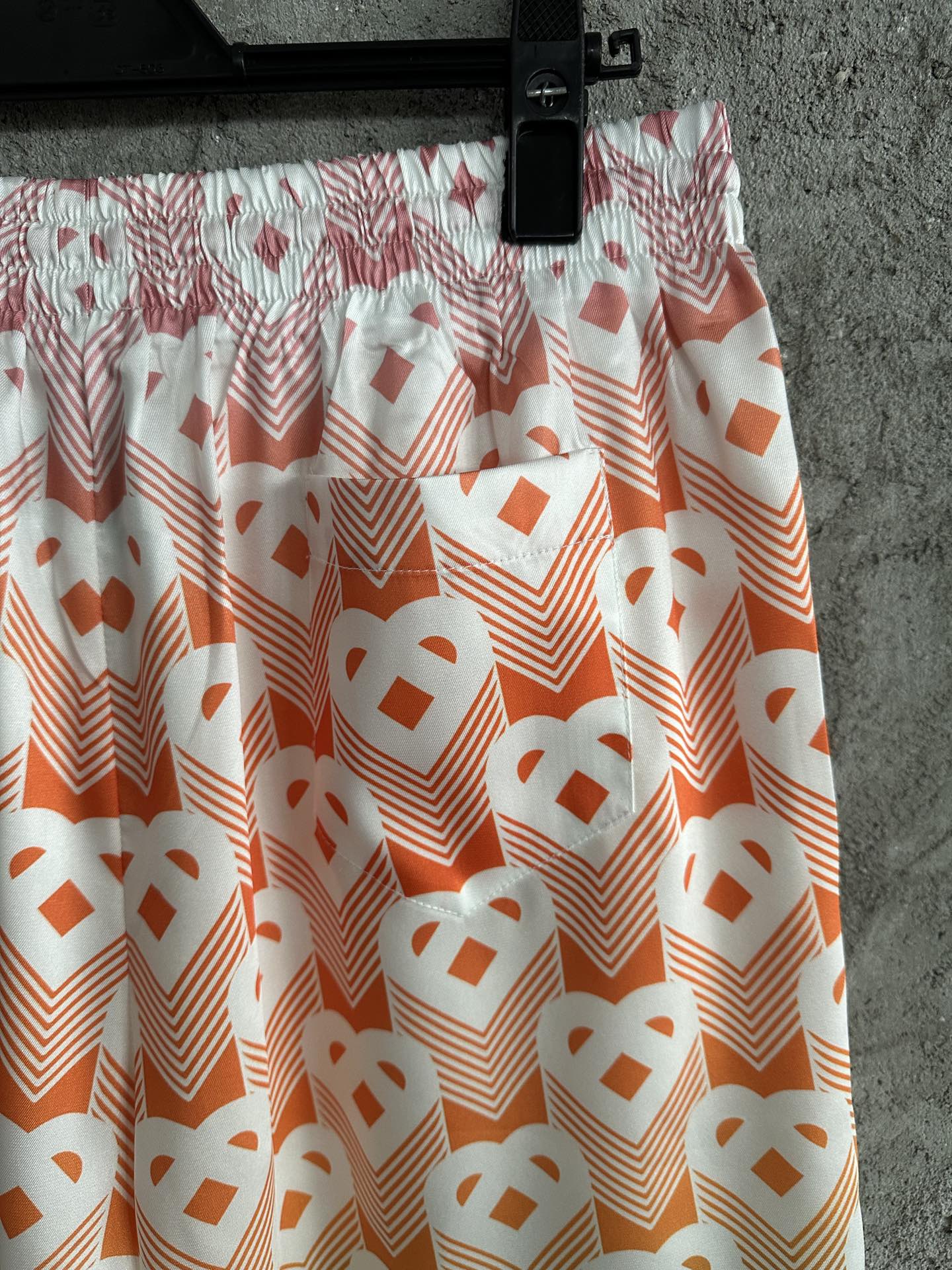 CASABLANCA 2024SS Heart-Patterned Silk Shorts - Stylish Summer Essential 9 i1718874762 7910 8