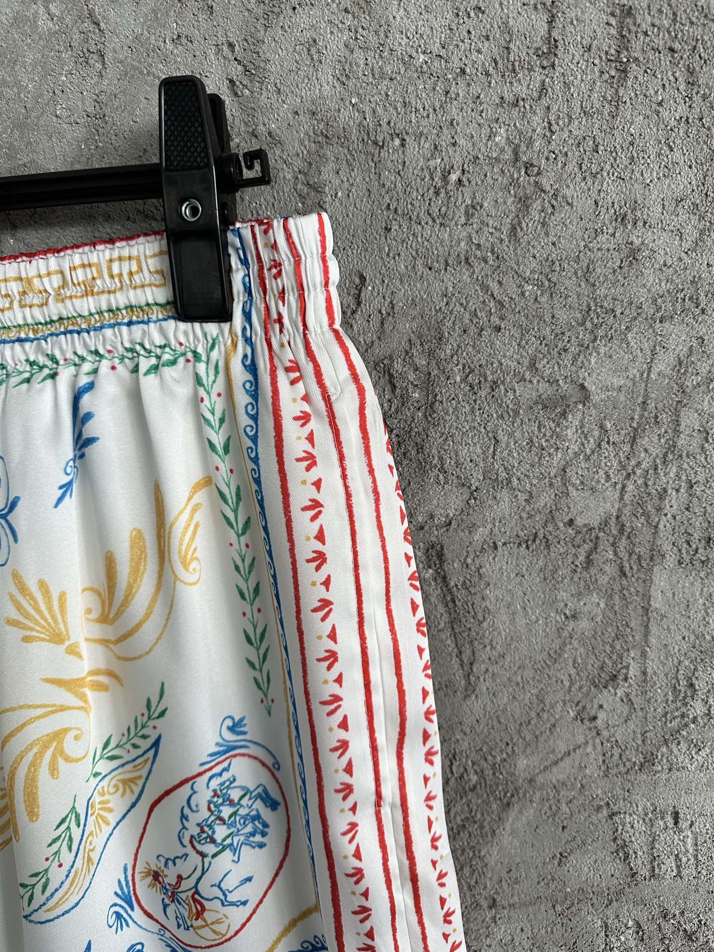 CASABLANCA 2024SS Totem Pattern Silk Shorts Custom Fabric Elastic Waist 4 i1726899518 9810 6