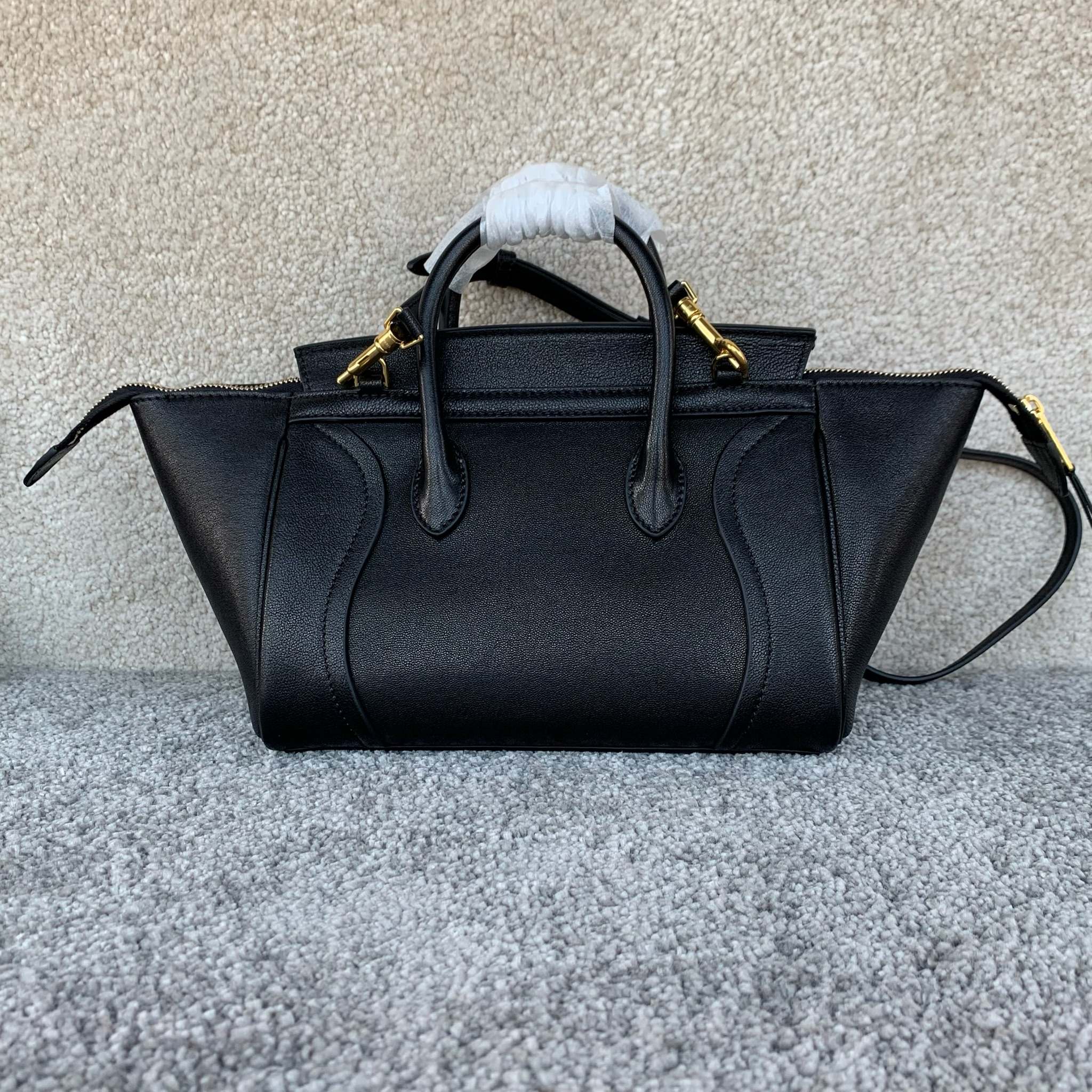 高品质原厂NEW LUGGAGE小号手袋38.5X11.5X16.5厘米)羊皮革牛剖层革衬里金色饰面手提