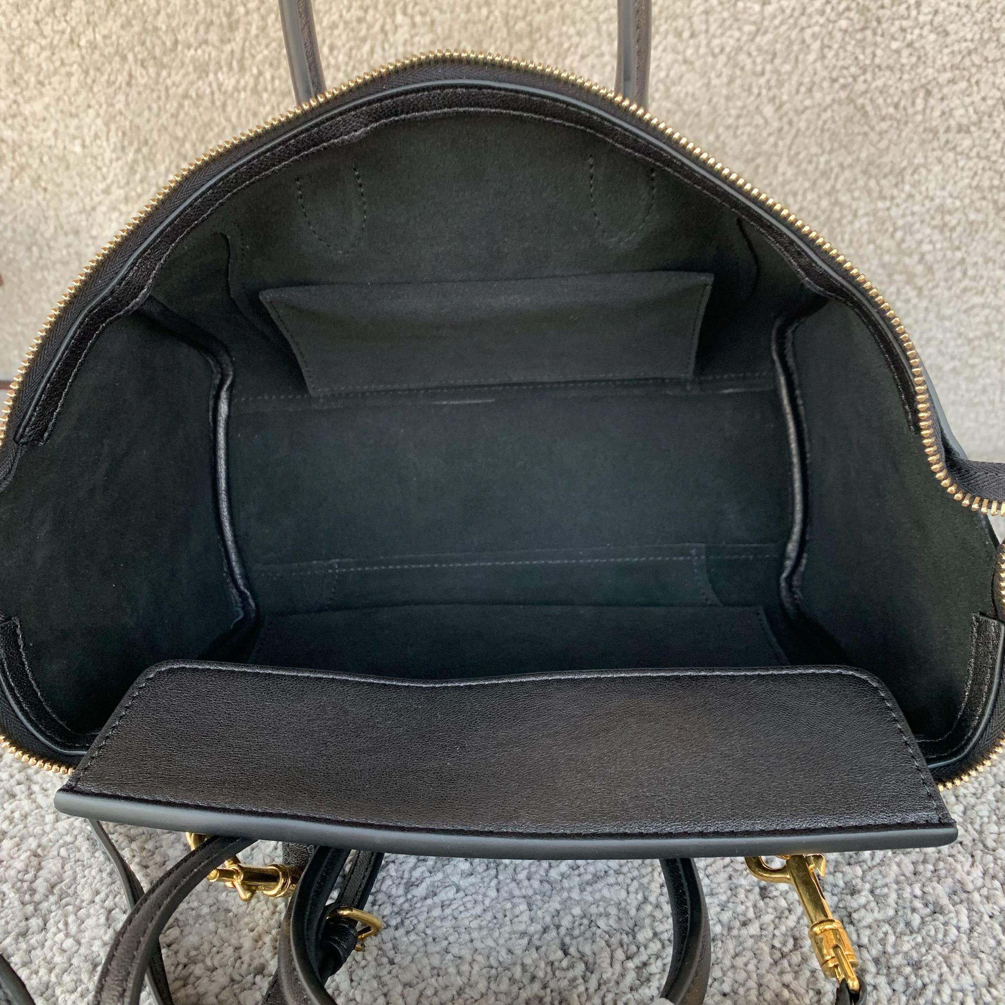 高品质原厂NEW LUGGAGE小号手袋38.5X11.5X16.5厘米)羊皮革牛剖层革衬里金色饰面手提