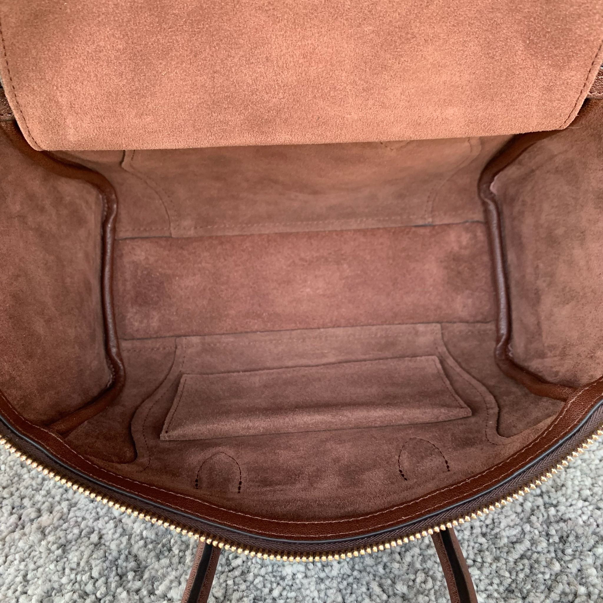 高品质原厂NEW LUGGAGE小号手袋38.5X11.5X16.5厘米)羊皮革牛剖层革衬里金色饰面手提