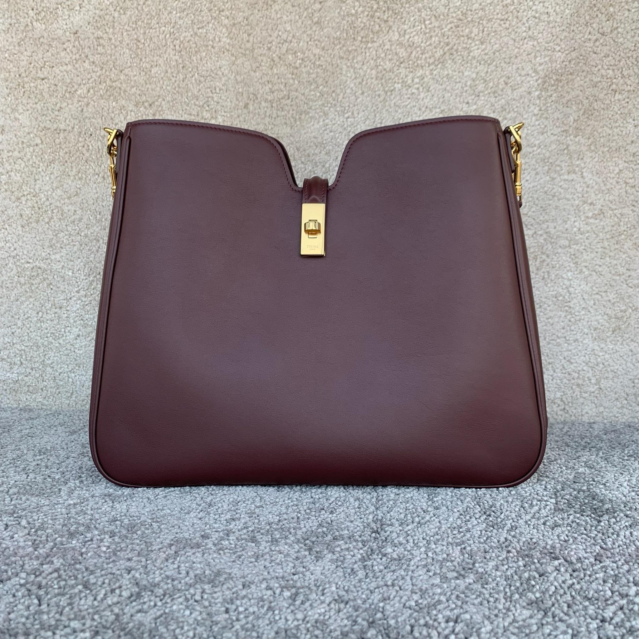 16 SOFT中号光滑牛皮革手袋36X29.5X7厘米 本款型可装下IPAD等智能平板电脑牛皮革羊皮革衬