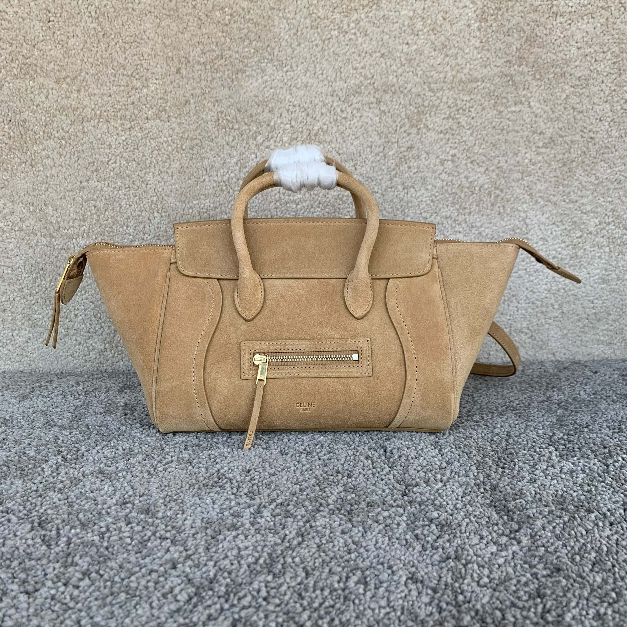 高品质原厂NEW LUGGAGE小号手袋38.5X11.5X16.5厘米)牛皮磨砂牛剖层革衬里金色饰面手