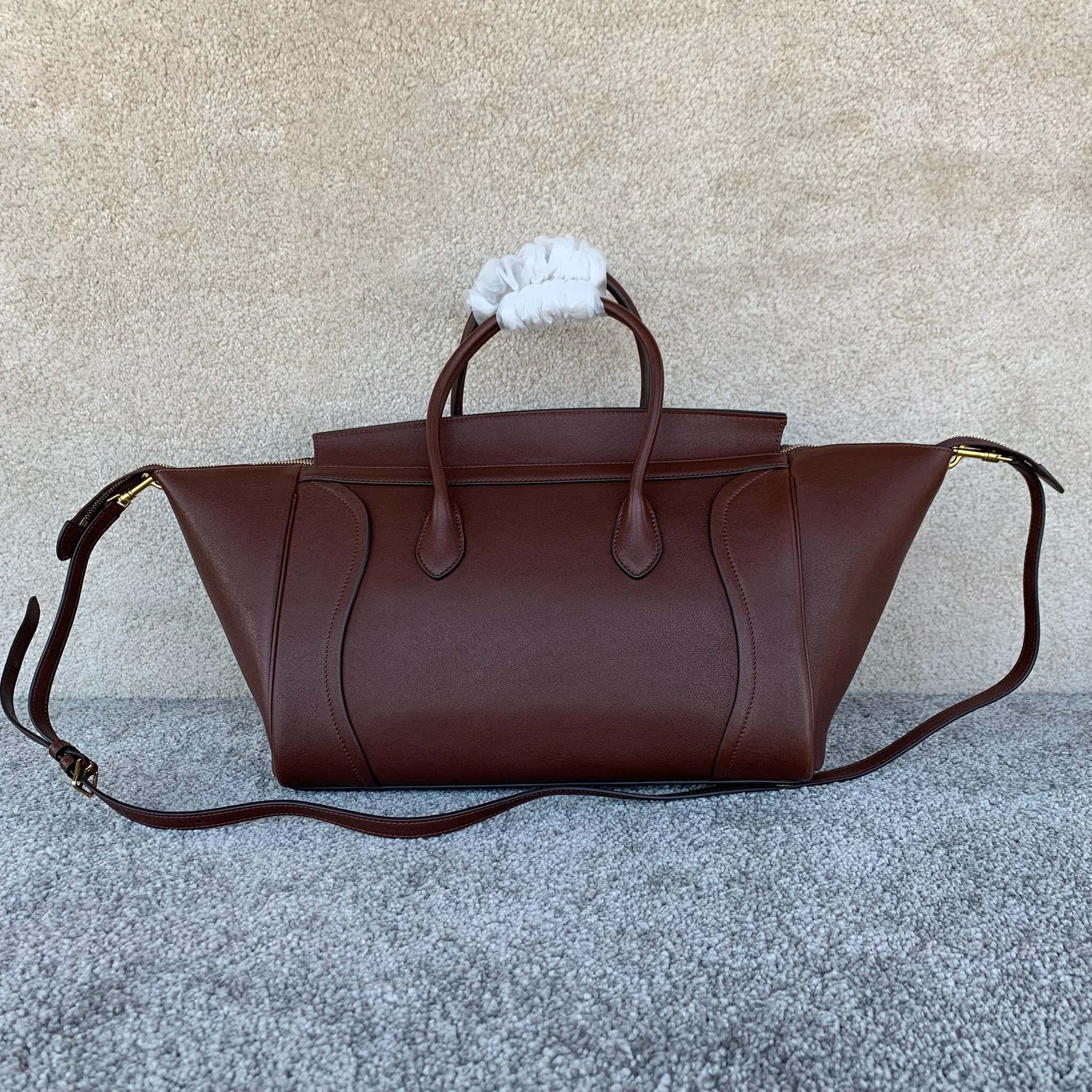 NEW LUGGAGE中号手袋可容纳A4尺寸文件21.7X6.5X9.1英寸(55X16.5X23厘米)