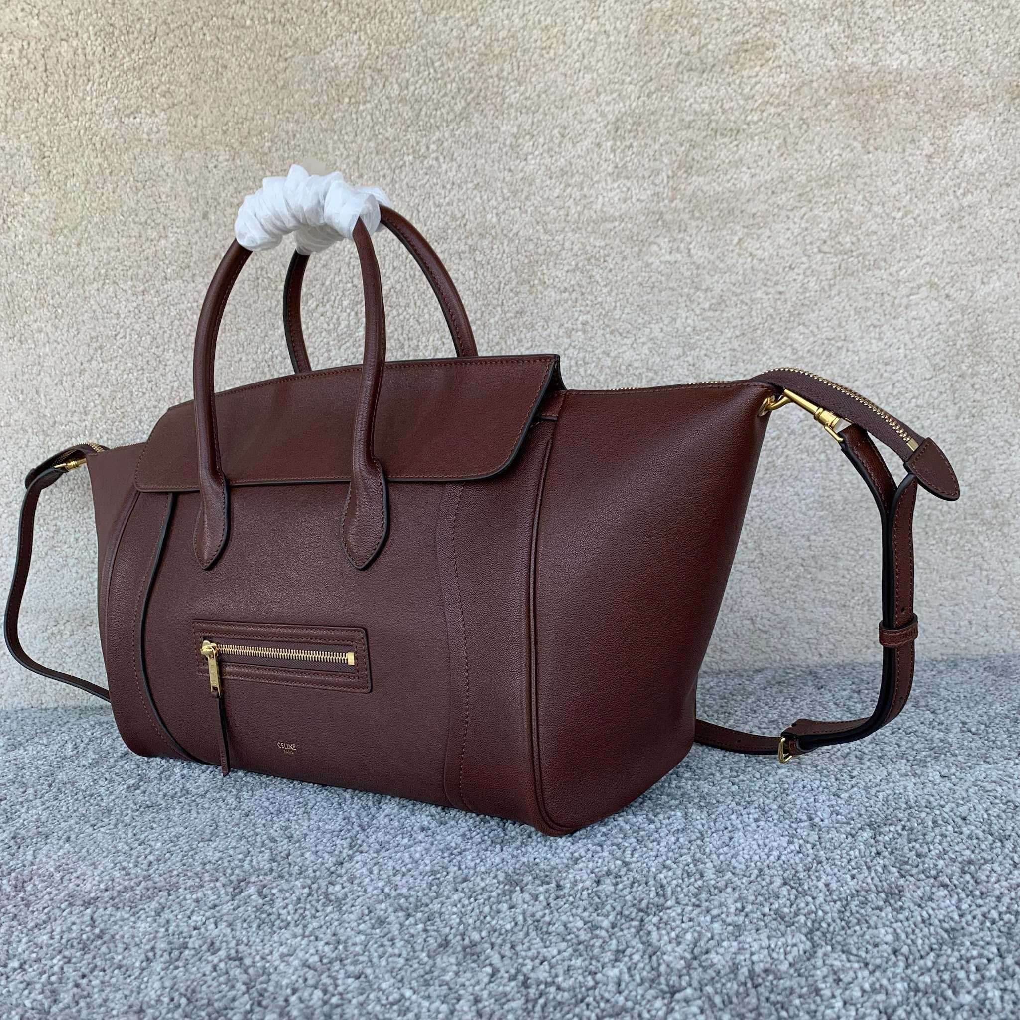 NEW LUGGAGE中号手袋可容纳A4尺寸文件21.7X6.5X9.1英寸(55X16.5X23厘米)