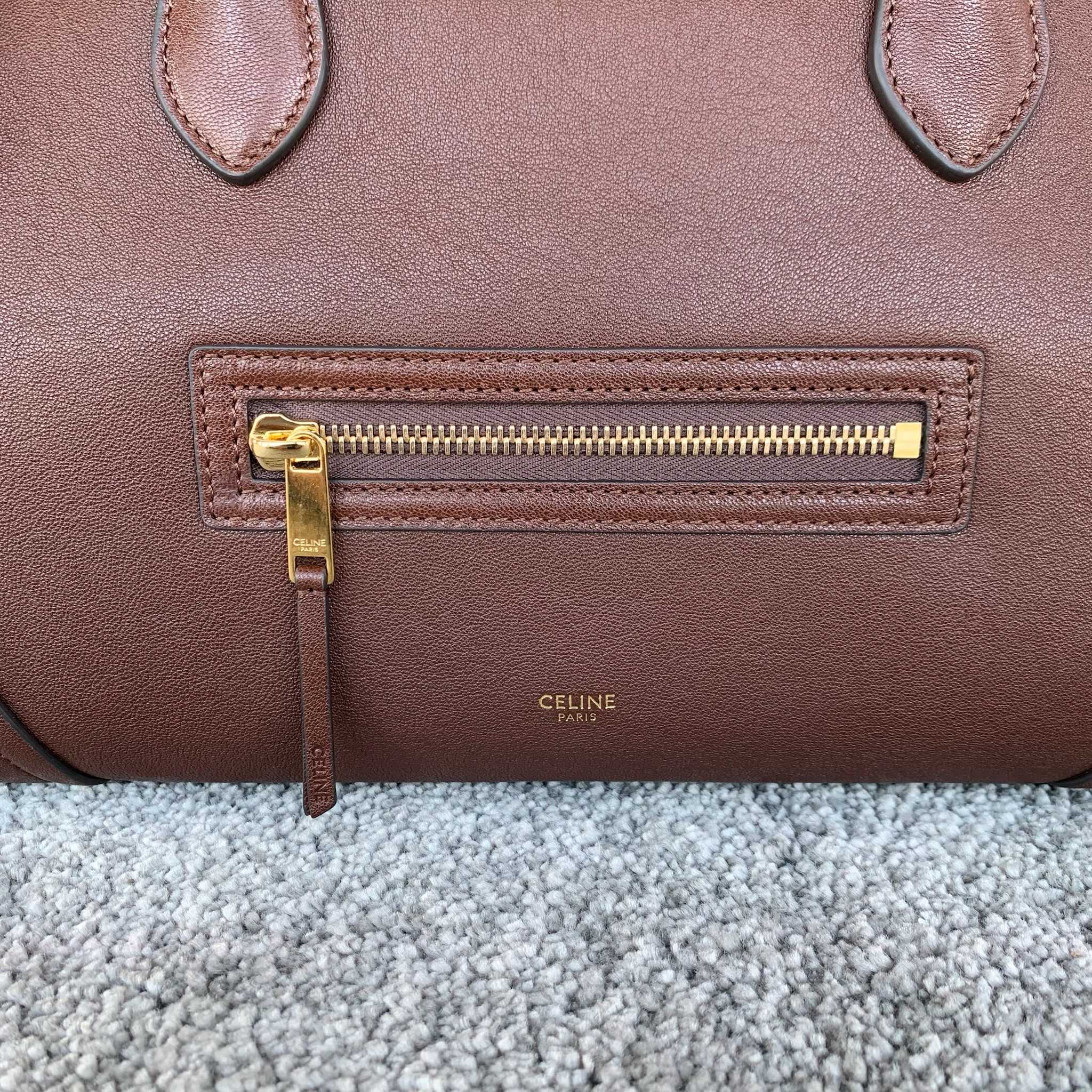 NEW LUGGAGE中号手袋可容纳A4尺寸文件21.7X6.5X9.1英寸(55X16.5X23厘米)