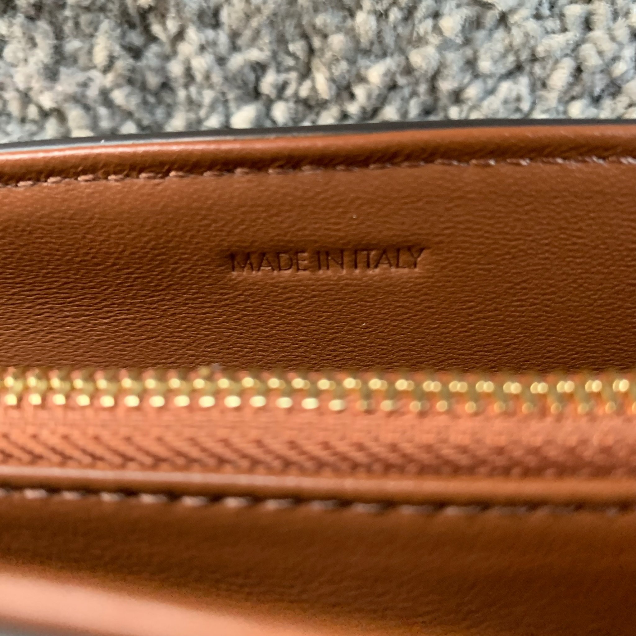 TEEN NINO手袋20.5X13X8厘米)牛皮革羊皮革衬里金色饰面手提、肩背和斜挎TRIOMPHE金