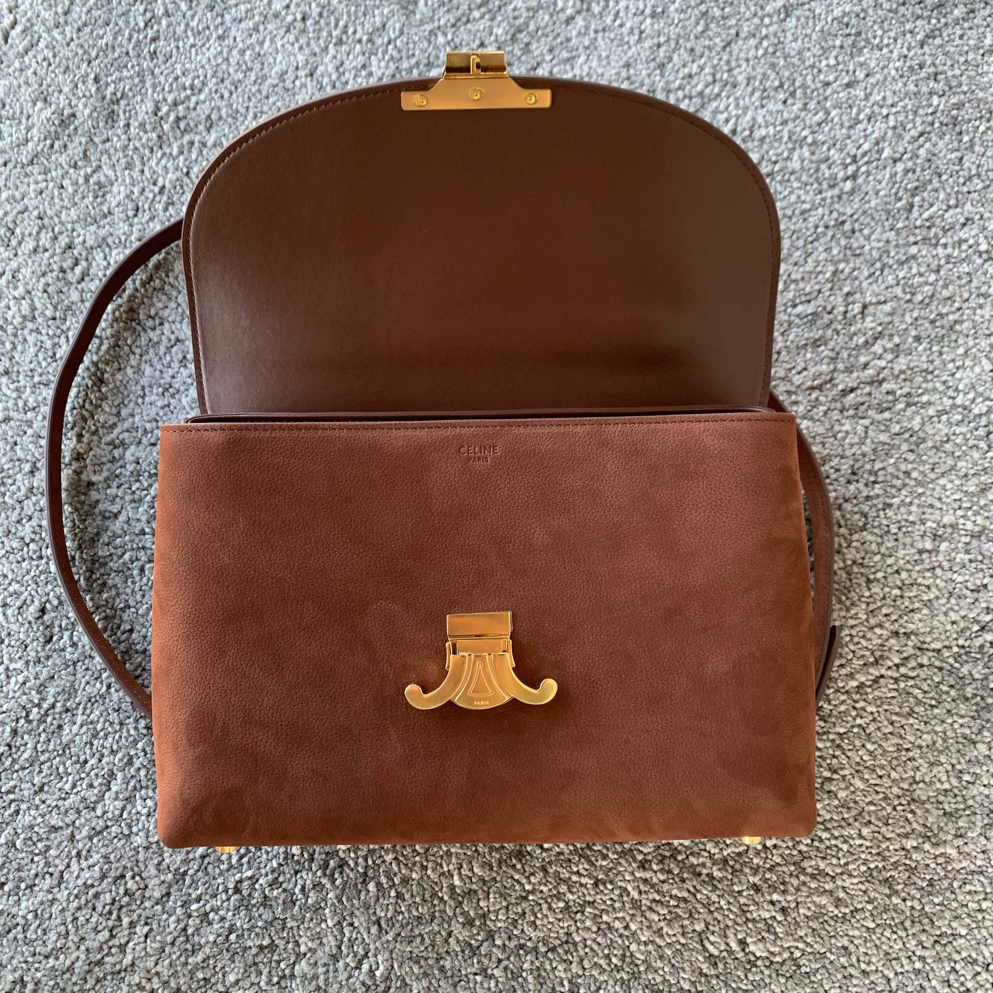 NINO中号手袋栗色25 X17.5X10厘米 牛皮革羊皮革衬里金色饰面手提、肩背和斜挎TRIOMPHE