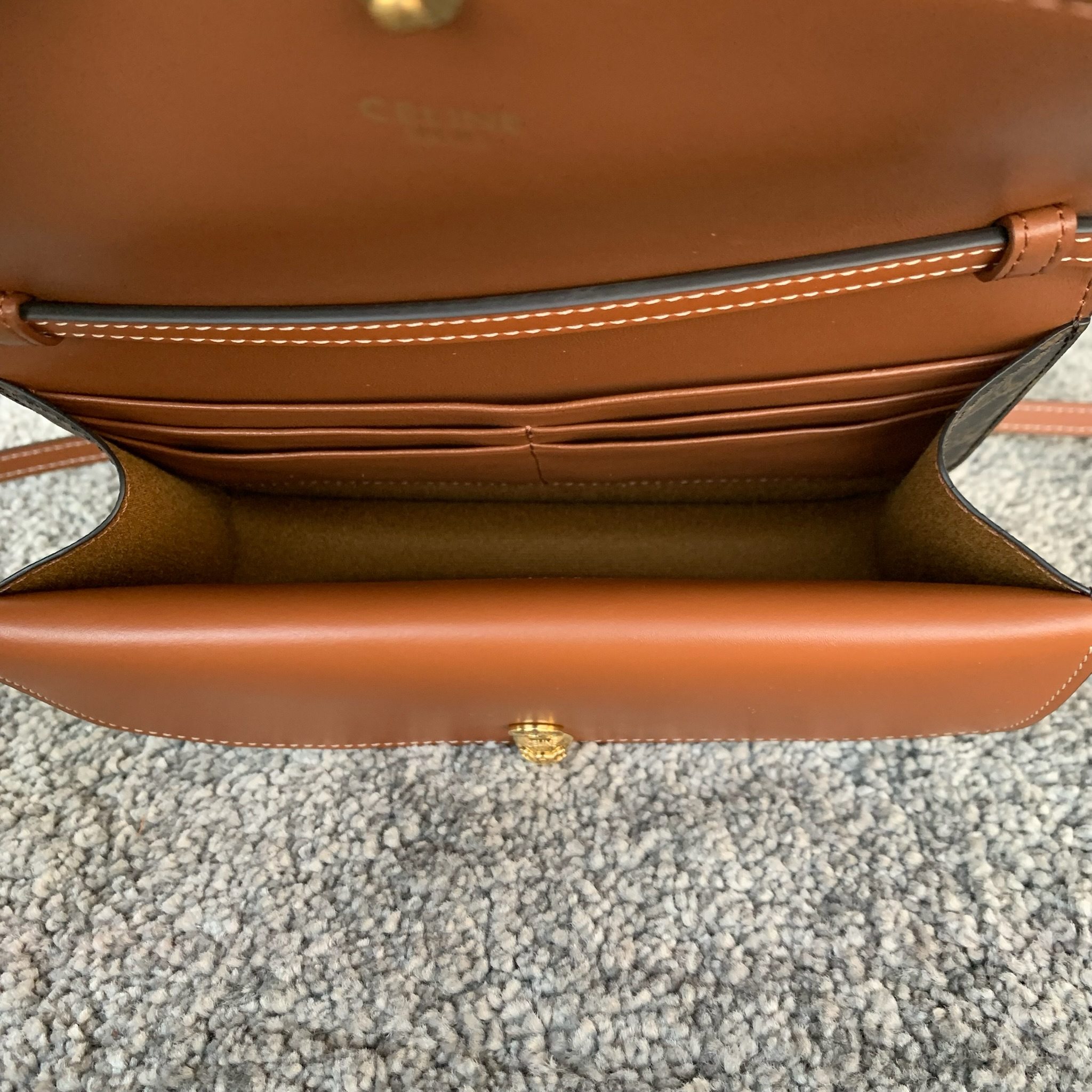 DUO标志印花饰带钱包20X 13X 6厘米 标志印花，人造革/牛皮革织物和牛皮革衬里金色饰面按扣开合1