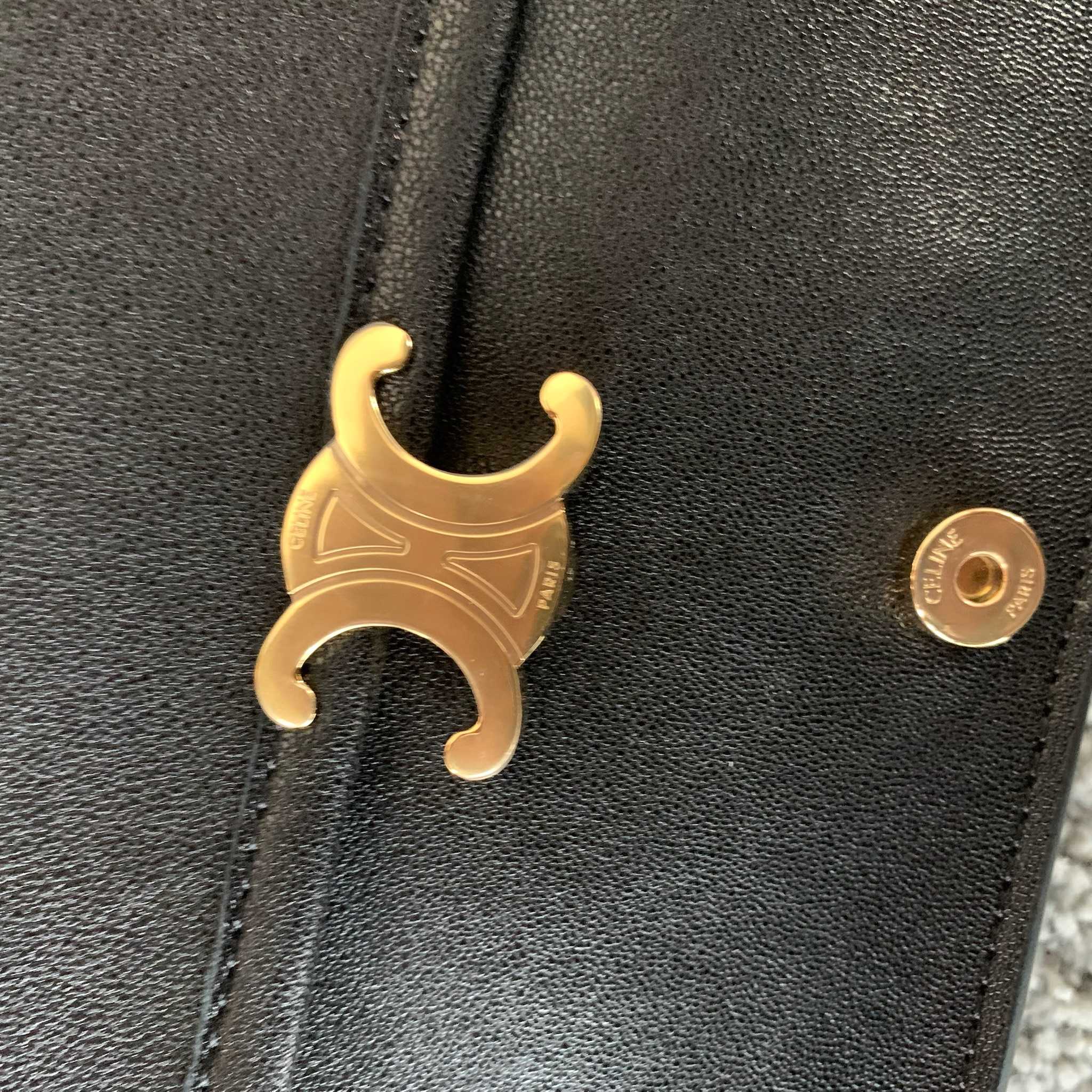 SOFT TRIOMPHE BESACE手袋(32X2X26厘米)羊皮革牛剖层革衬里金色饰面肩背，斜挎T