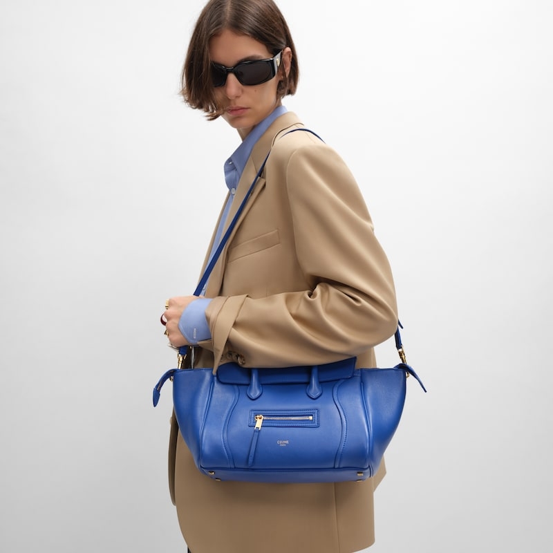 高品质原厂NEW LUGGAGE小号手袋38.5X11.5X16.5厘米)羊皮革牛剖层革衬里金色饰面手提