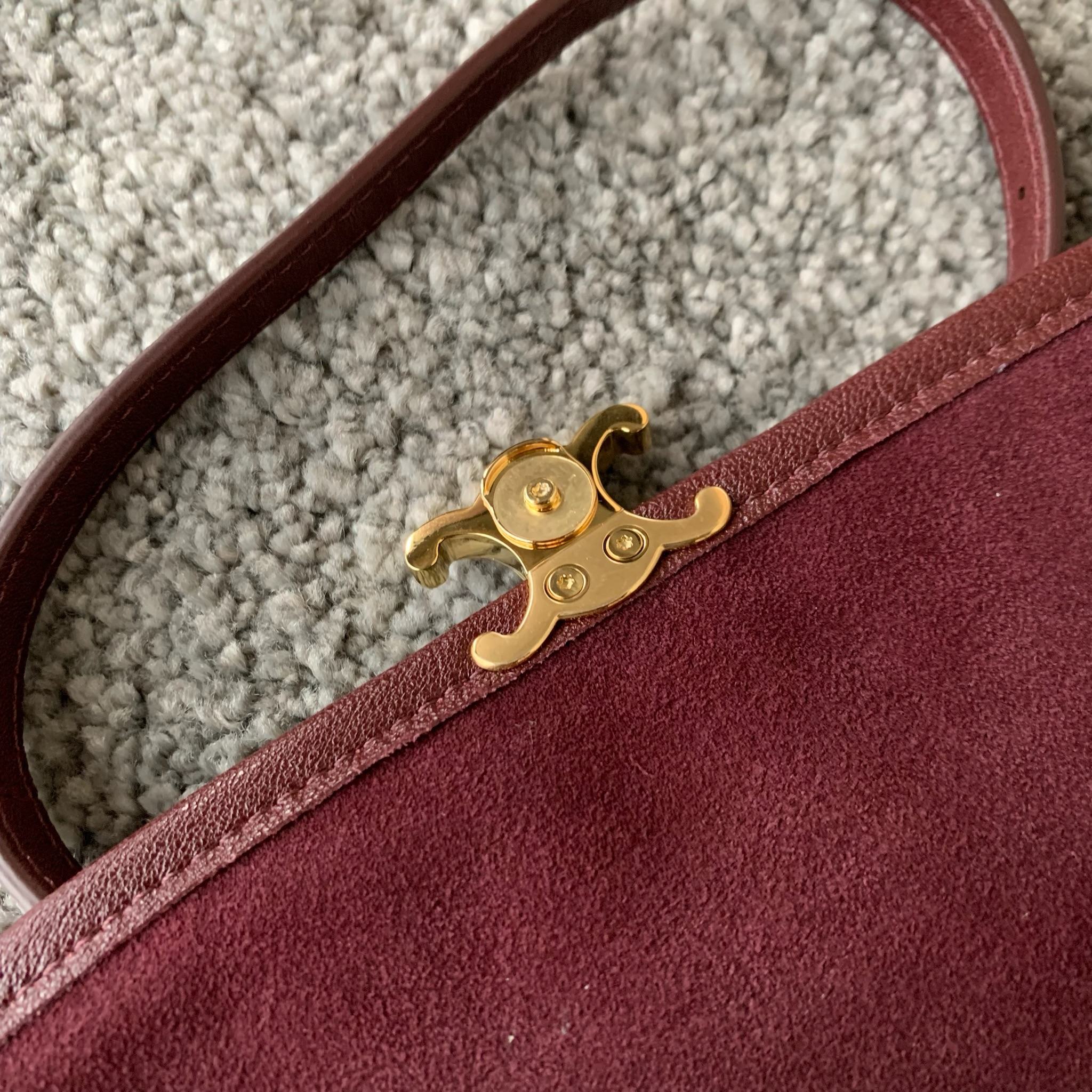 SOFT TRIOMPHE HALFMOON 手袋46X19X10厘米)羊皮革牛皮绒面革衬里金色饰面肩背