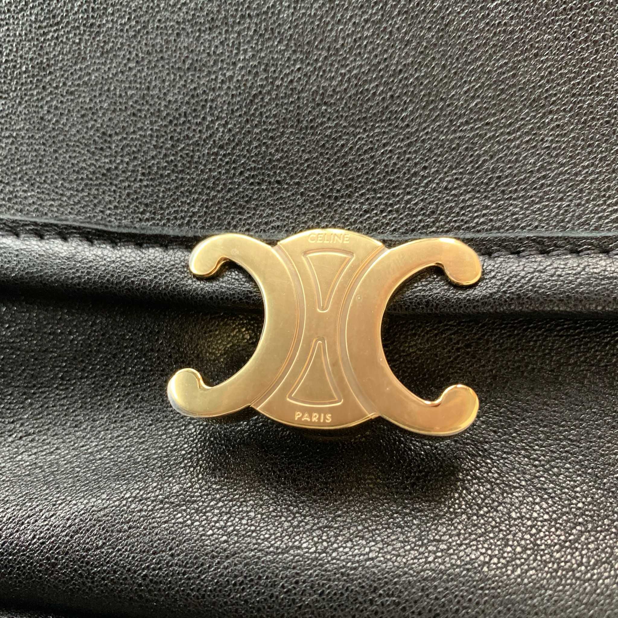 SOFT TRIOMPHE HALFMOON 手袋46X19X10厘米)羊皮革牛皮绒面革衬里金色饰面肩背